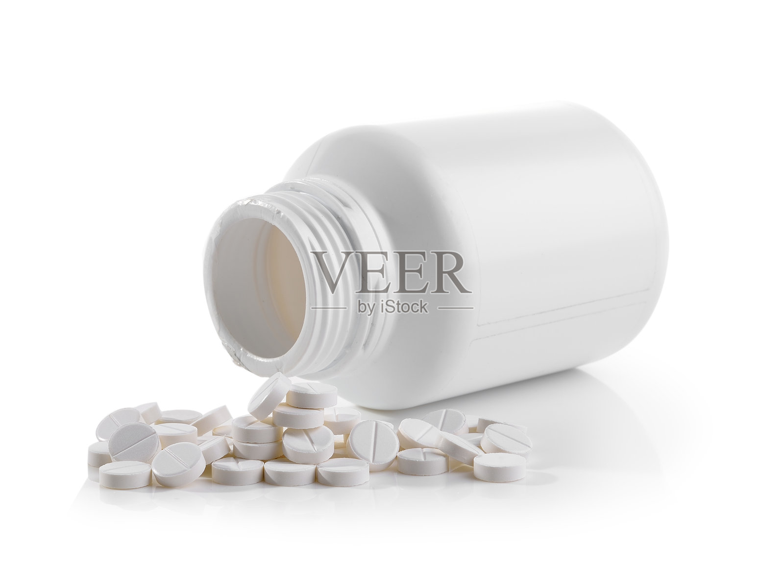 白色背景上的瓶装药物特写照片摄影图片