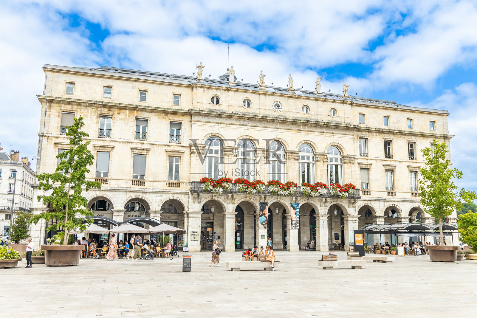 法国巴约讷的市政厅（Hotel de Ville）照片摄影图片