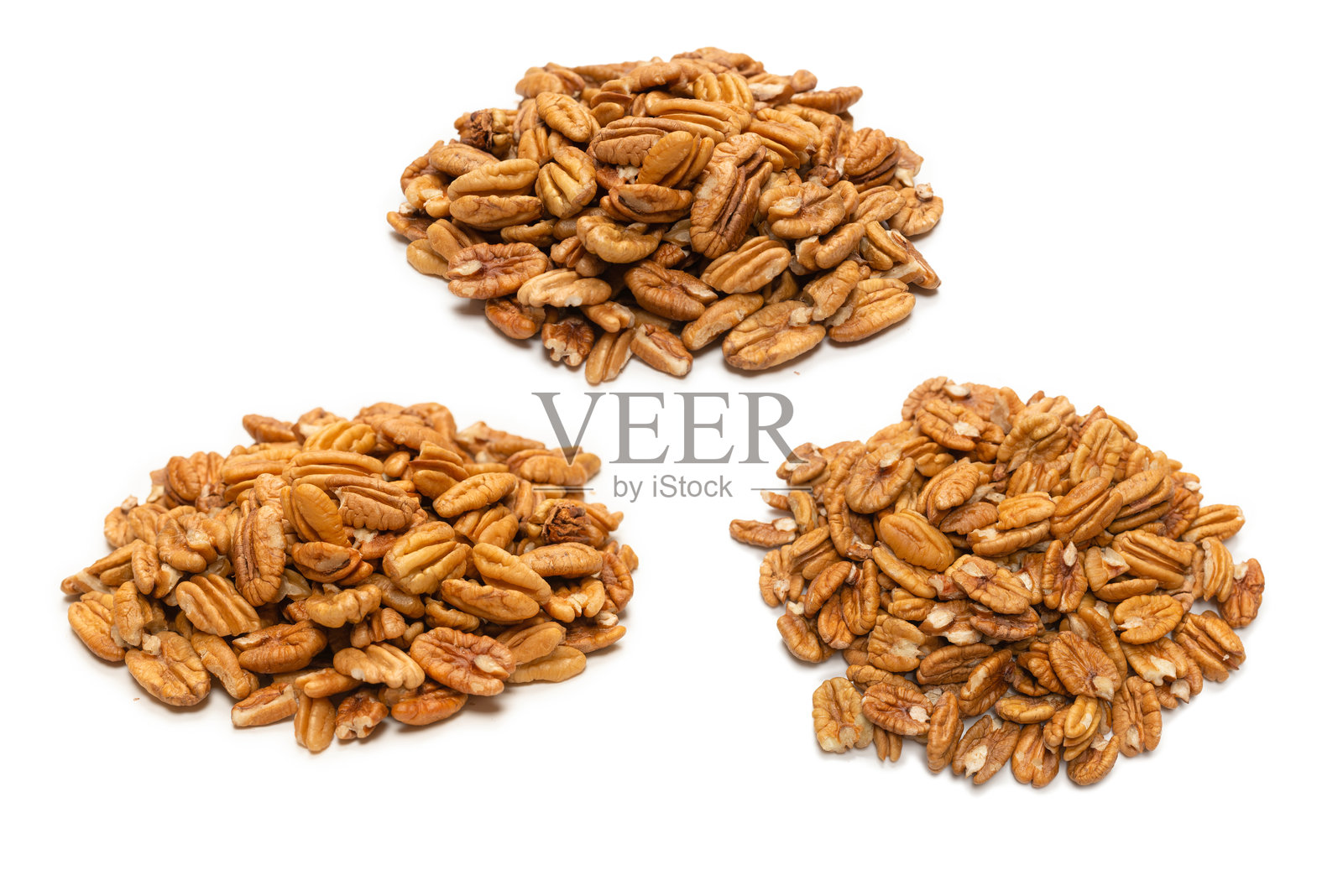 孤立在白色背景上的胡桃。照片摄影图片