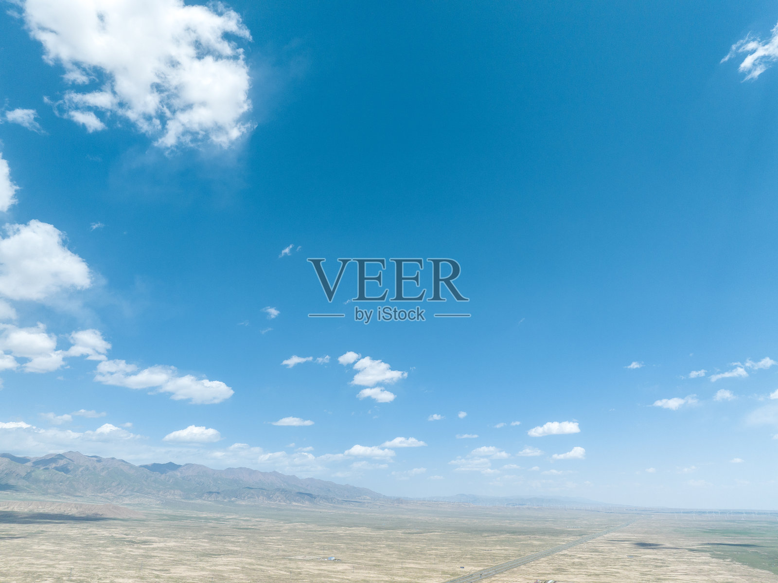 茶卡盐湖，旅游中心，茶卡镇，乌兰县，海西，青海，中国，亚洲。柴达木盆地。照片摄影图片