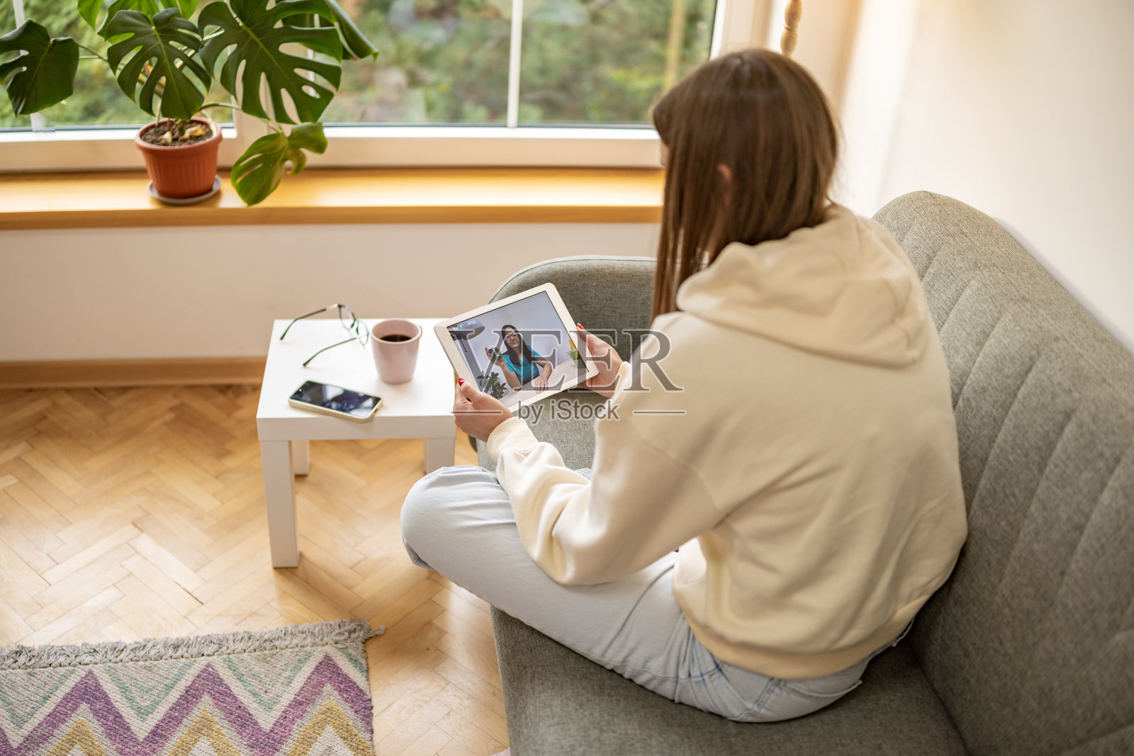 在线咨询的力量照片摄影图片