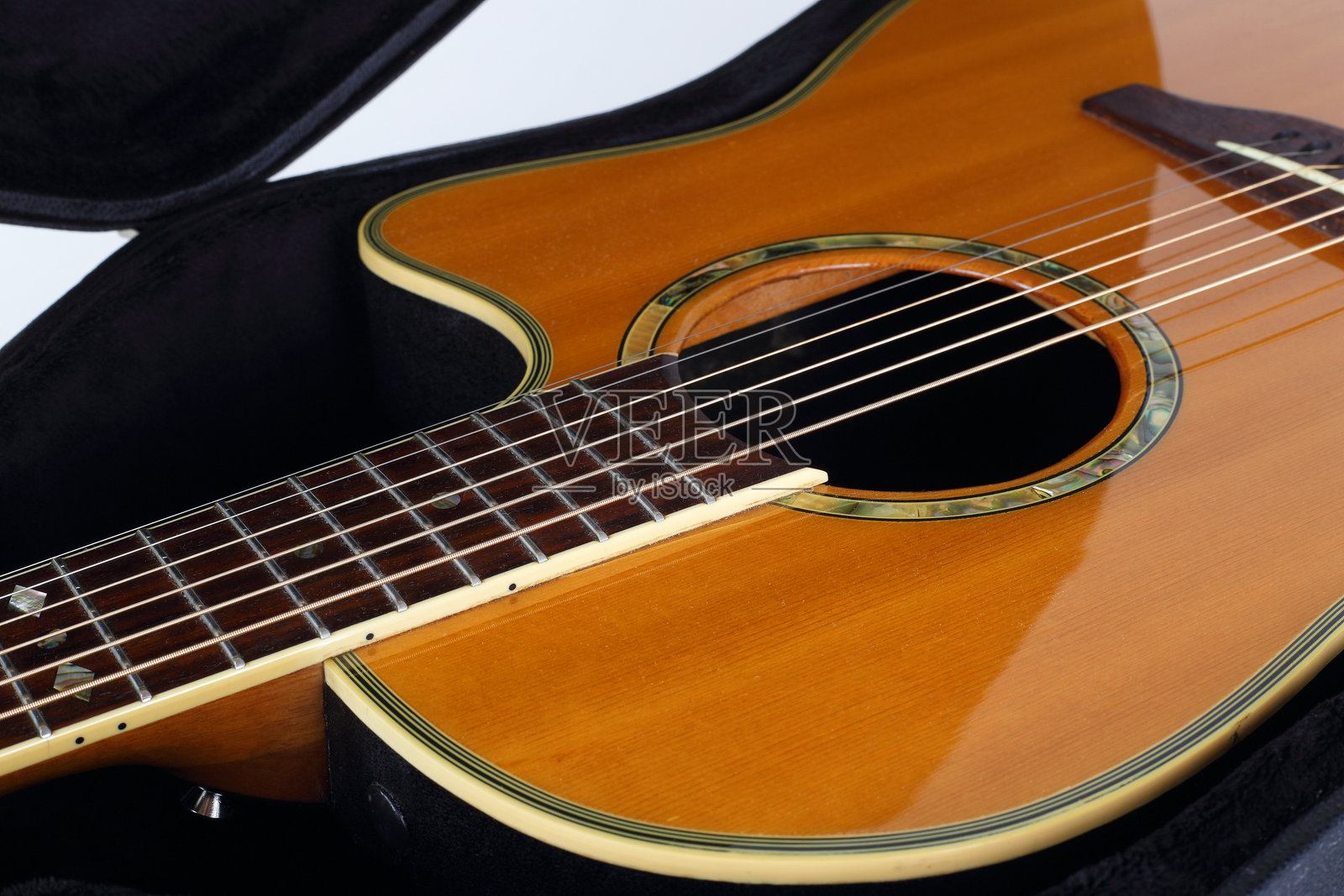 复古电声吉他硬壳箱的乐器碎片照片摄影图片