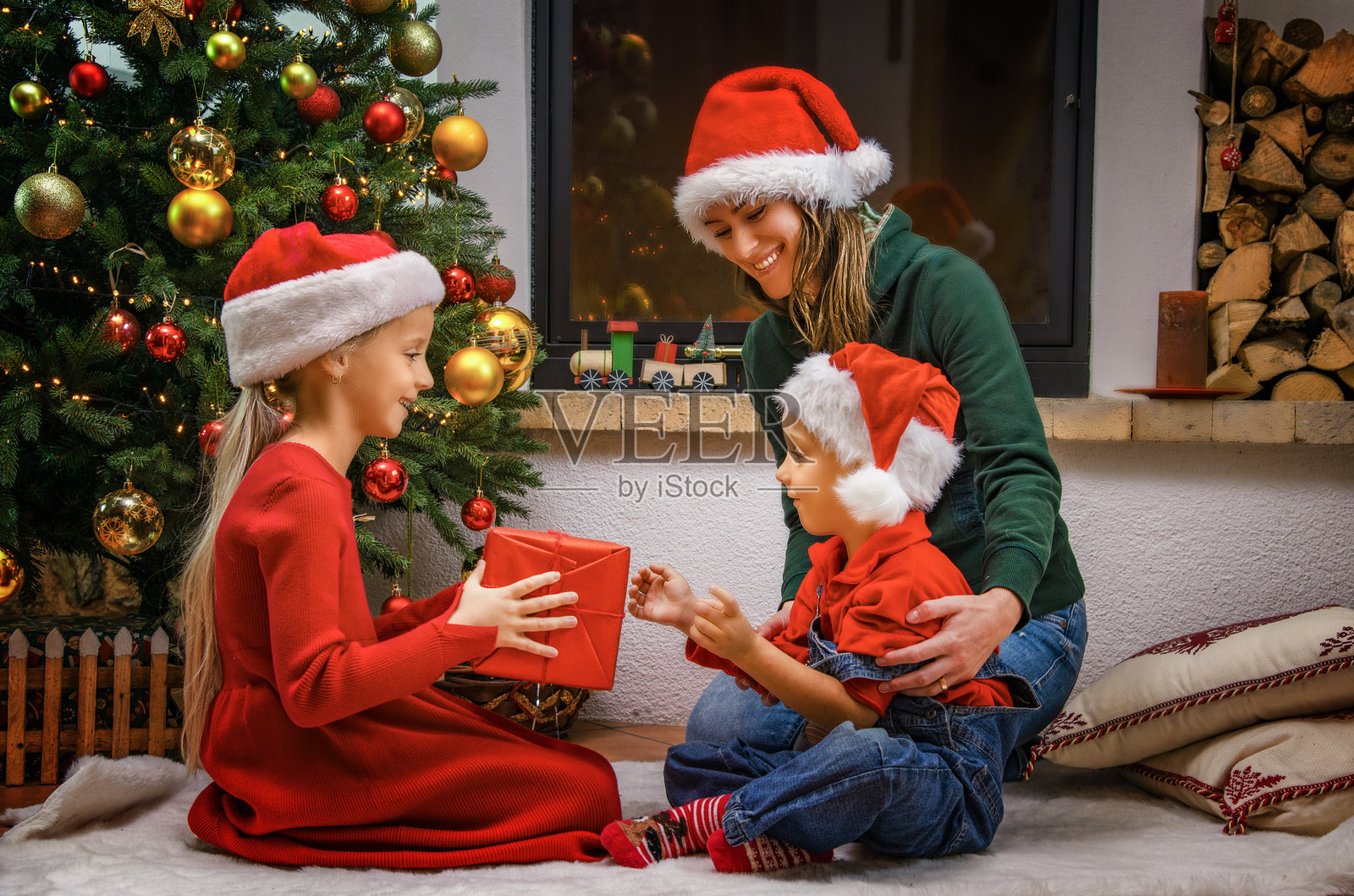 圣诞家庭庆祝活动照片摄影图片