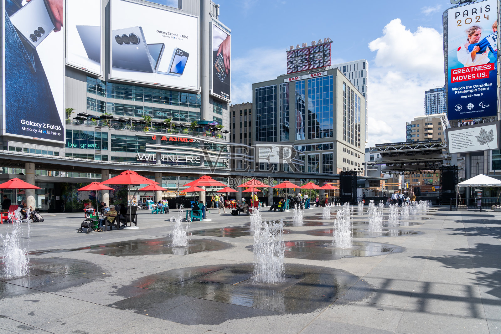 加拿大多伦多的扬杜斯广场(即将更名为桑科法广场)。照片摄影图片