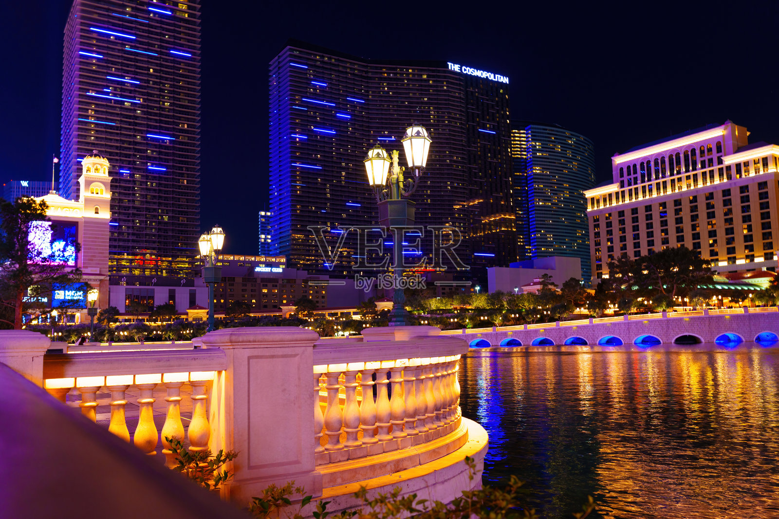 夜晚的贝拉吉奥和大都会酒店美景照片摄影图片