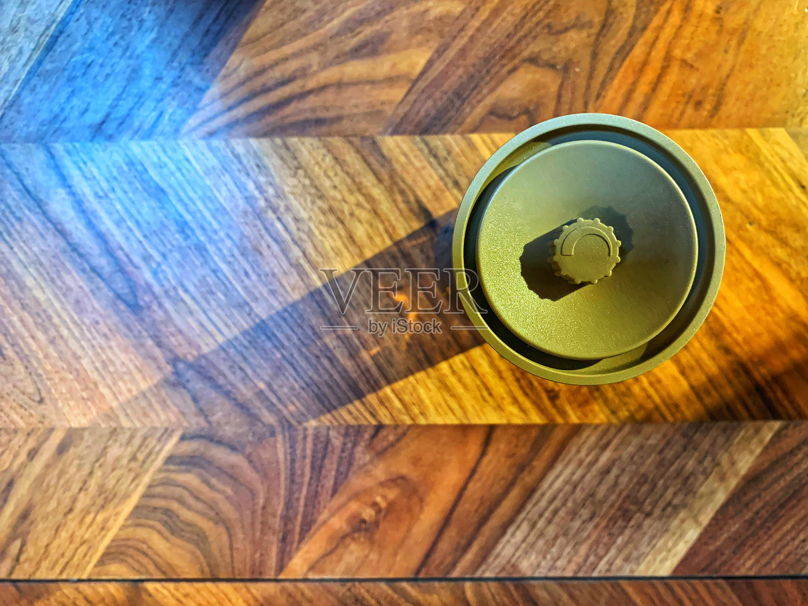 厨房空间的室内设计，配有食物和厨房配件。家居装饰。模板。照片摄影图片