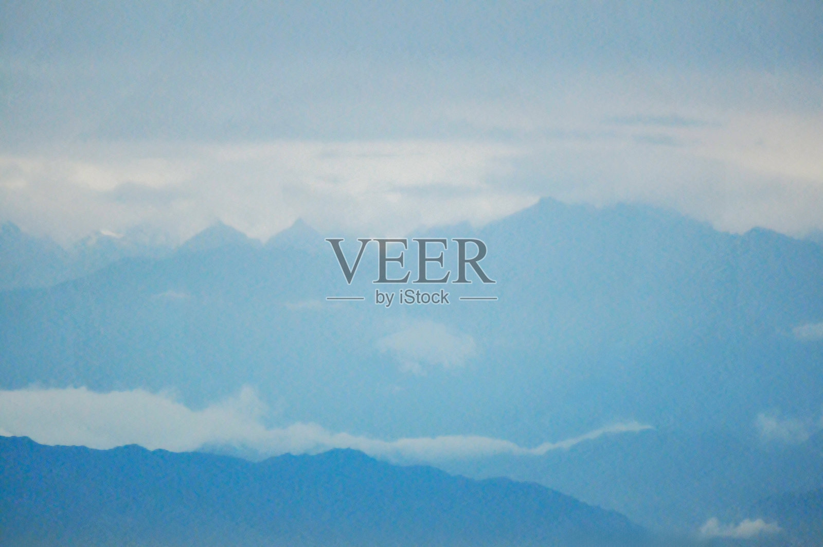 山脉上的日落照片摄影图片