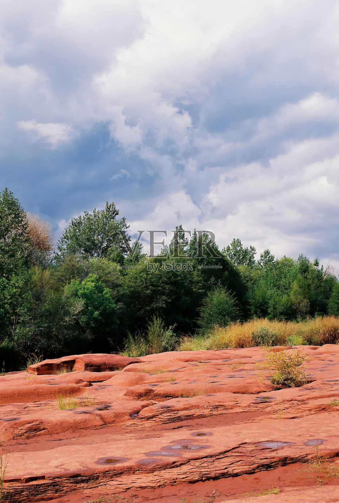 亚利桑那州橡树溪，位于大教堂岩附近的胶卷摄影照片摄影图片