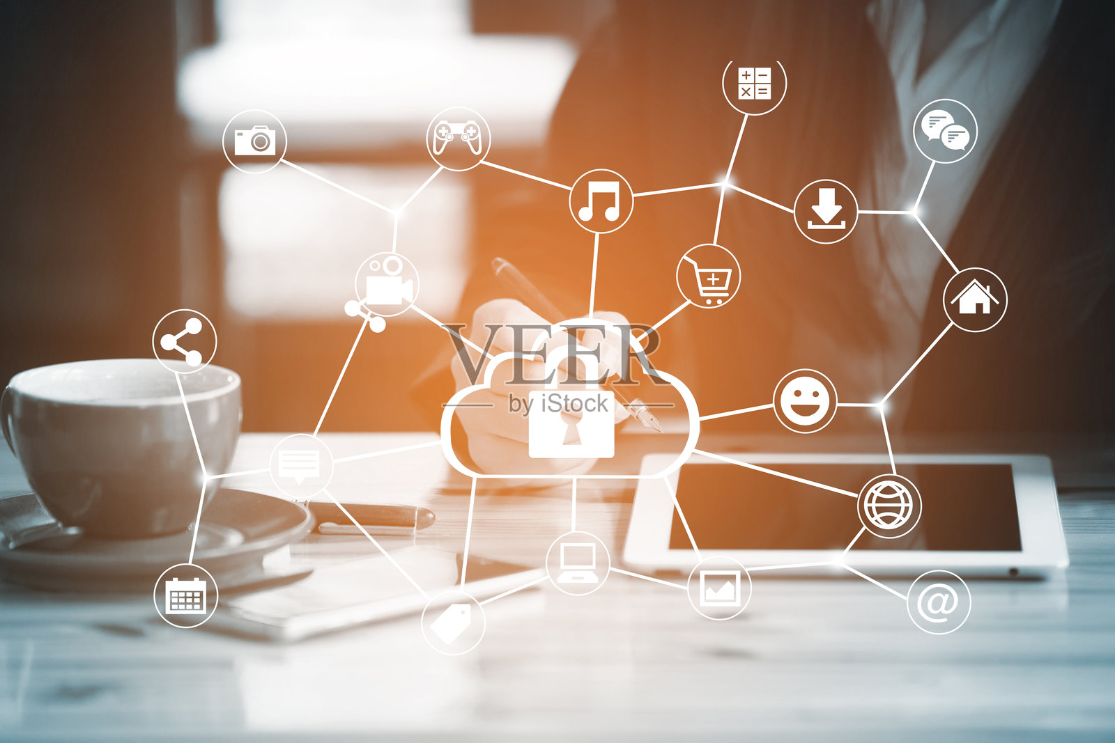 办公室内商人与图标的数字合成图像照片摄影图片