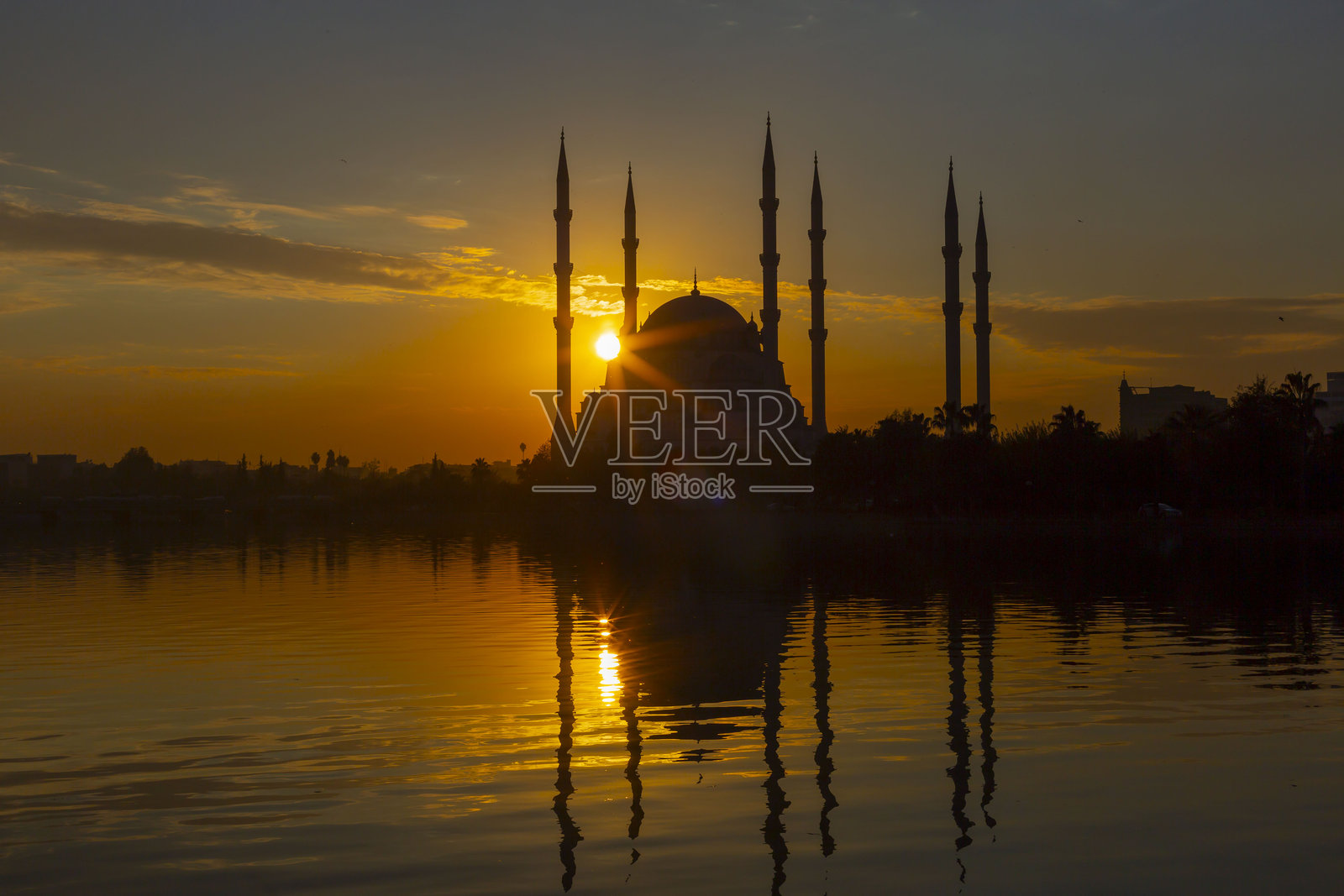 阿达纳中央公园和萨班奇清真寺照片摄影图片