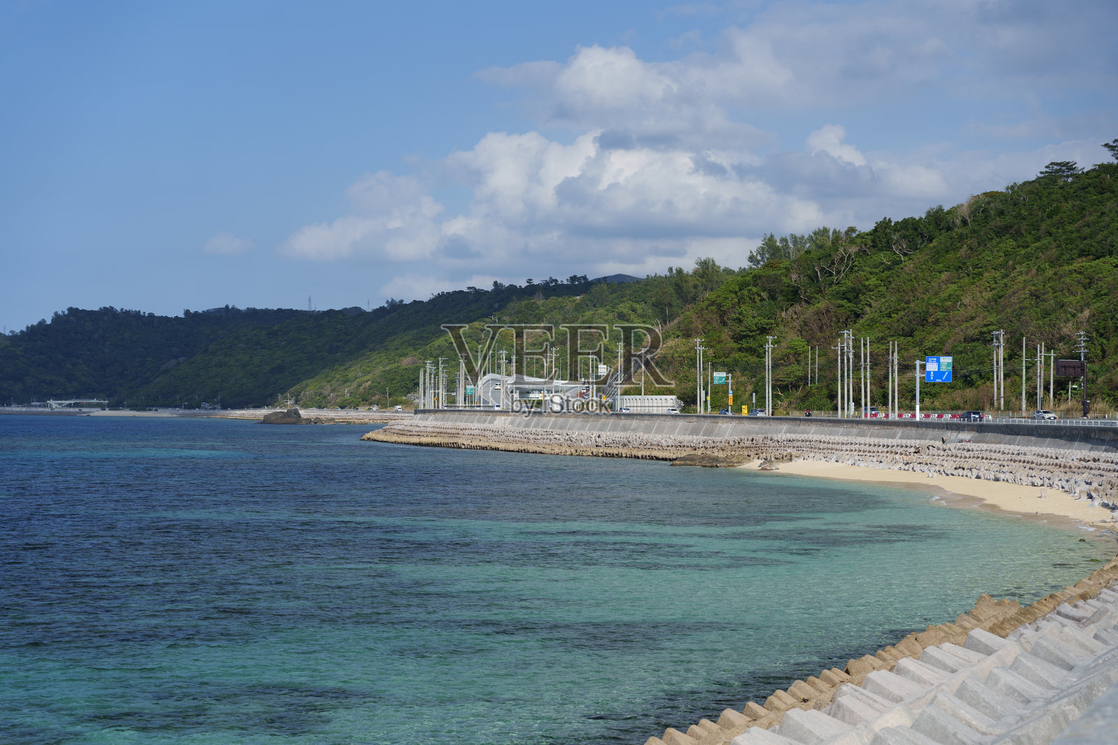 冲绳美丽的海洋和海岸公路照片摄影图片