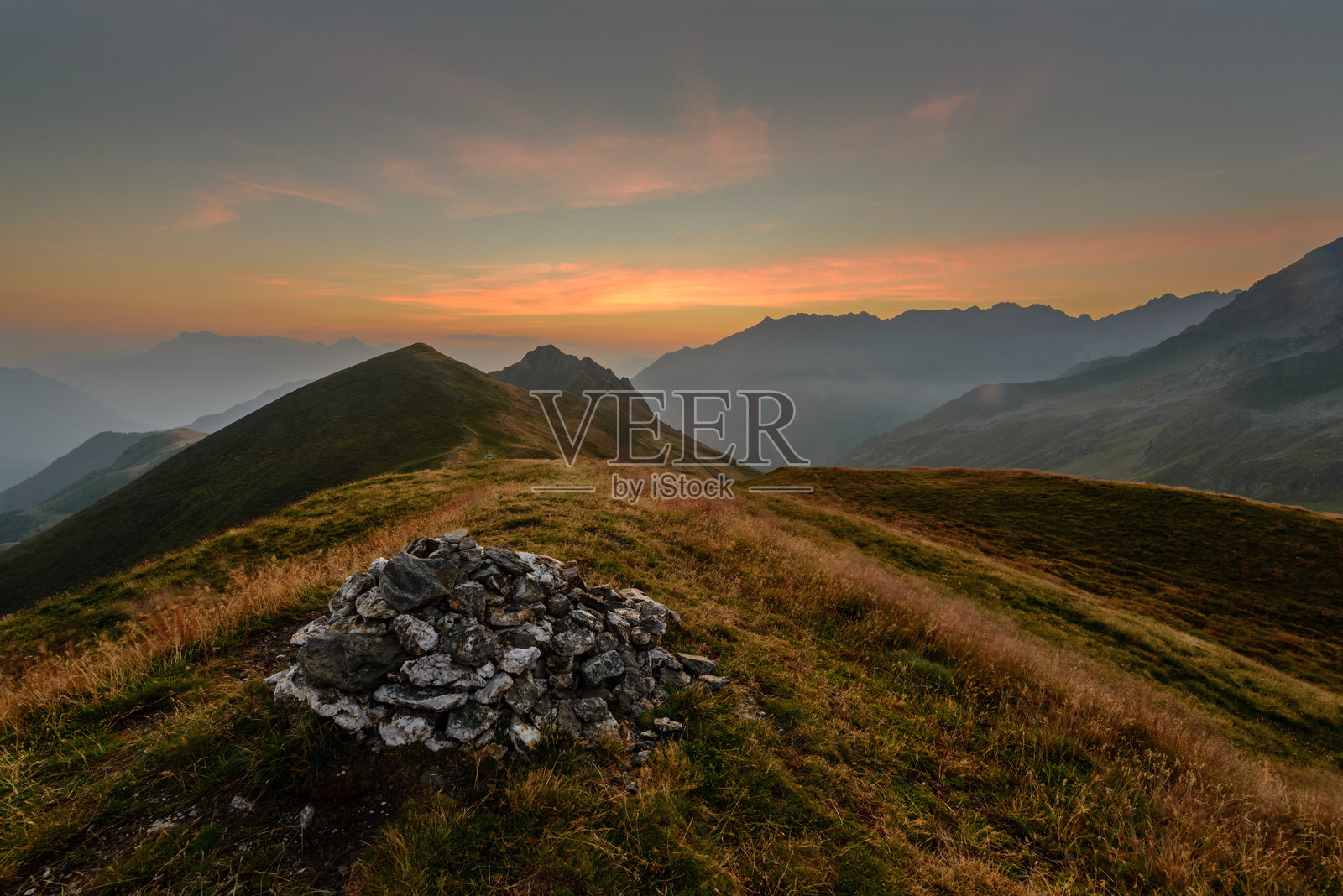 秋季的勃朗峰山脉景观照片摄影图片