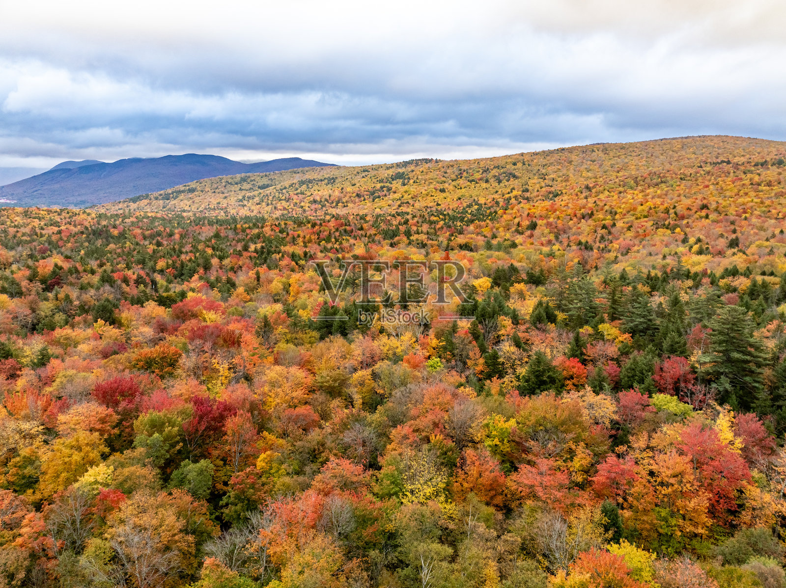 新罕布什尔州北伍德斯托克的NH-112公路失落河路景观照片摄影图片