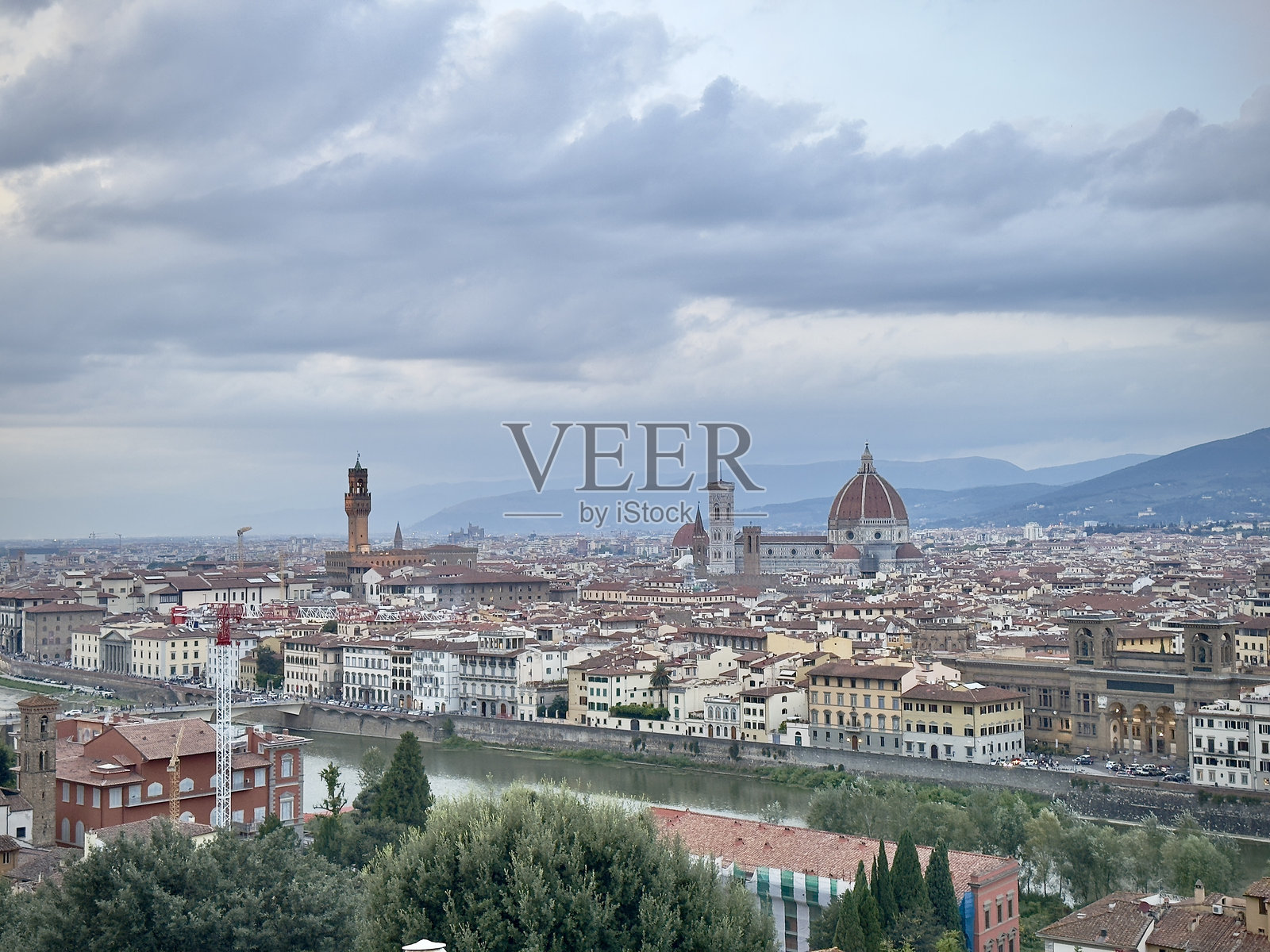 从“米开朗基罗广场”俯瞰佛罗伦萨全景照片摄影图片