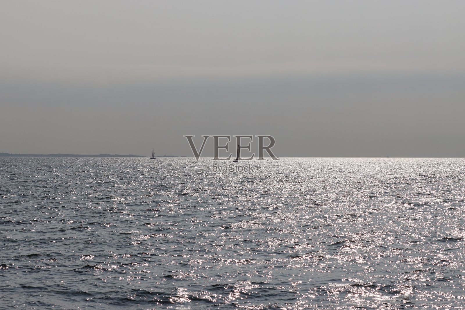 大西洋上的日出照片摄影图片