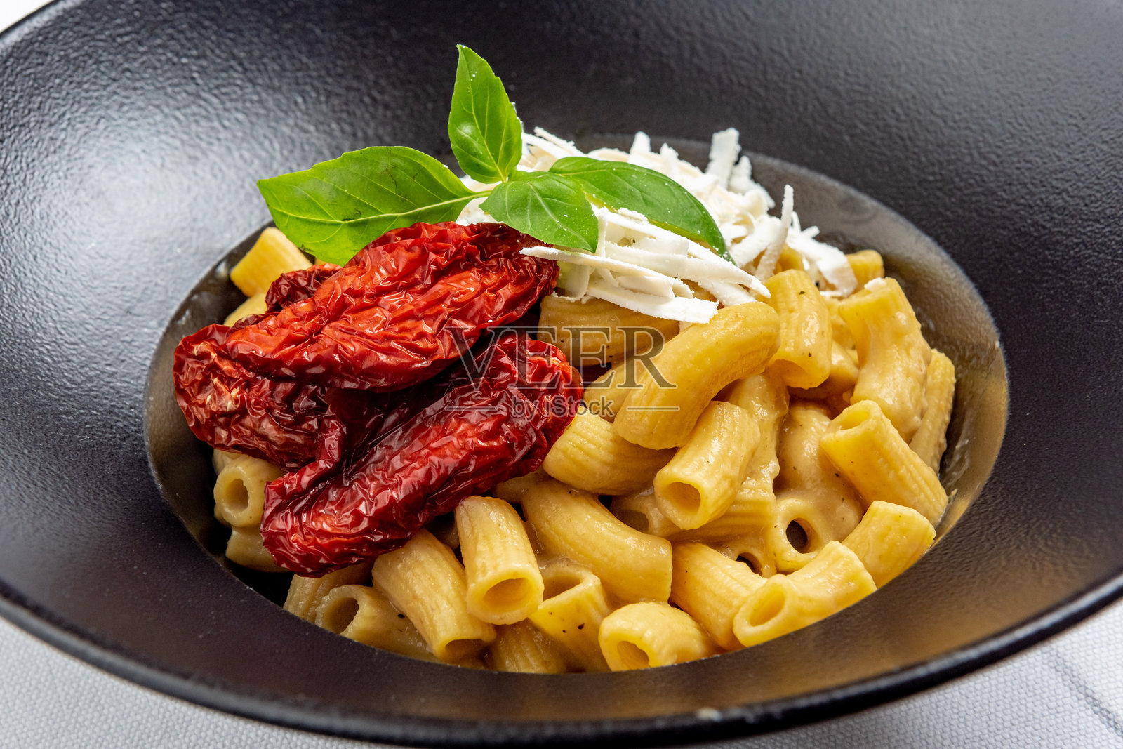 意大利美食，龙虾通心粉照片摄影图片