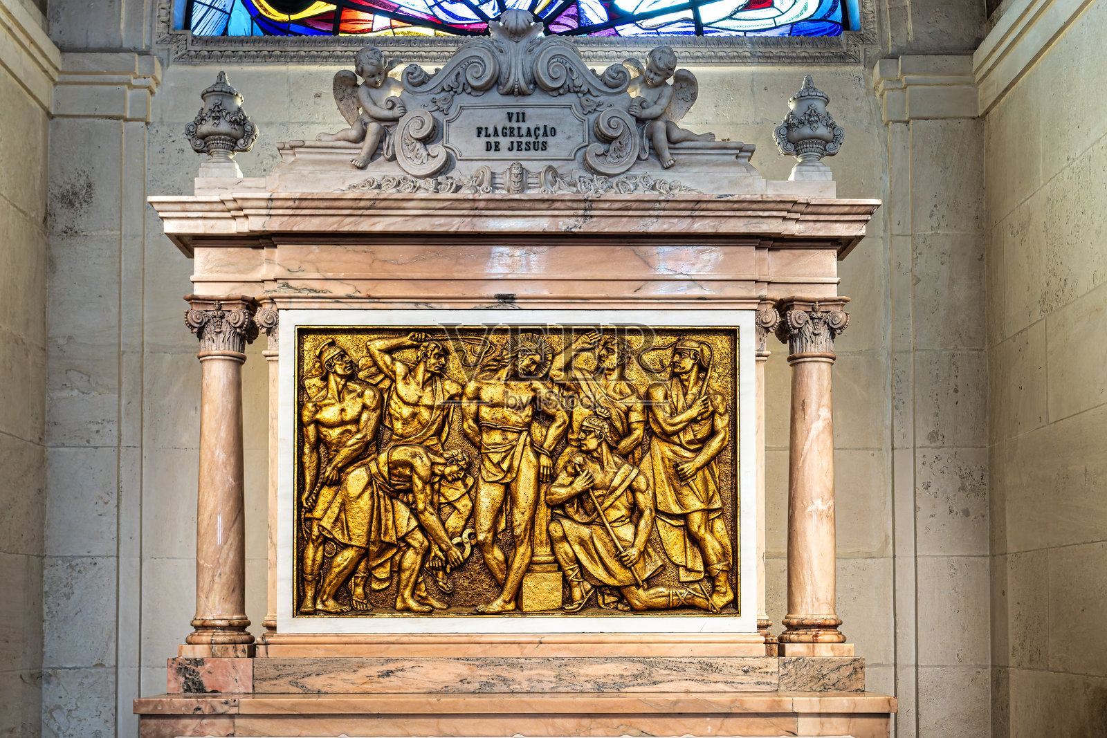 葡萄牙法蒂玛圣殿内部，玫瑰圣母大教堂照片摄影图片