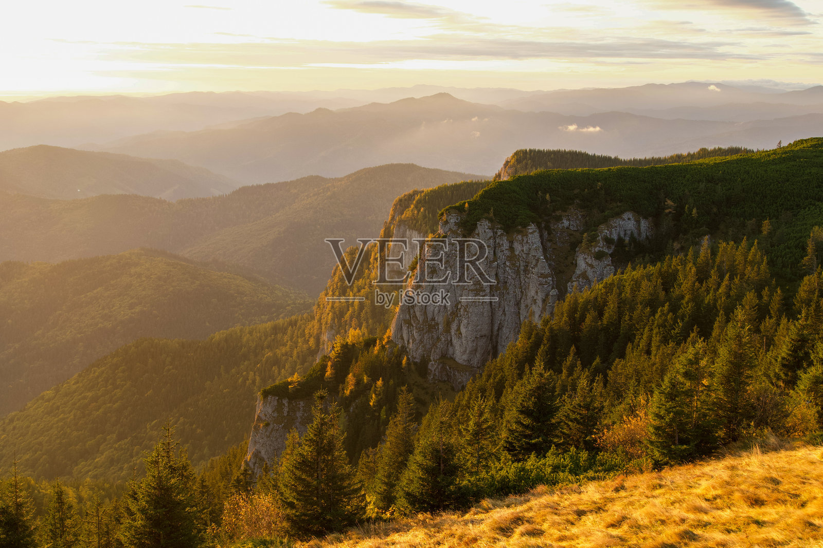 切阿尔劳山的多基亚小屋，罗马尼亚照片摄影图片