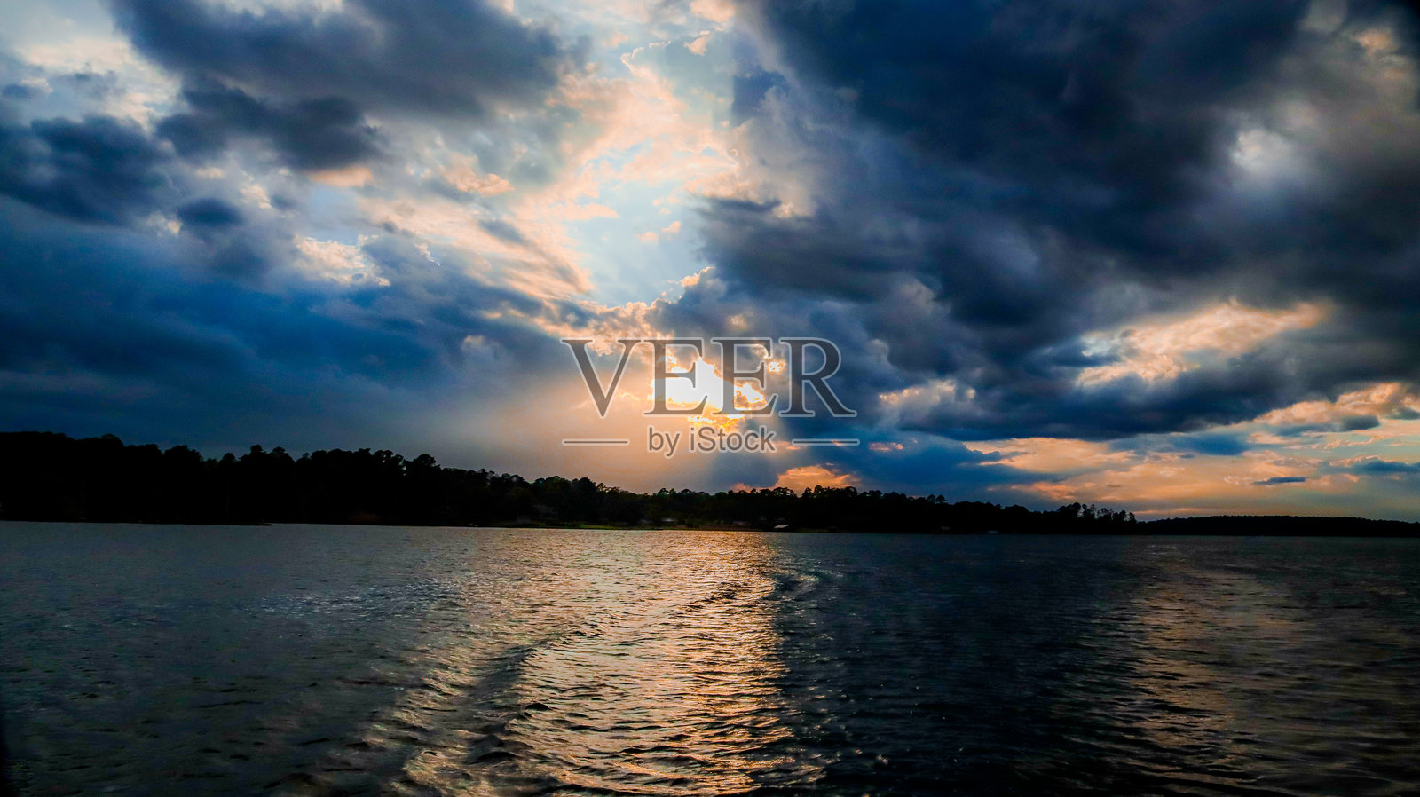 阳光与黄昏照片摄影图片