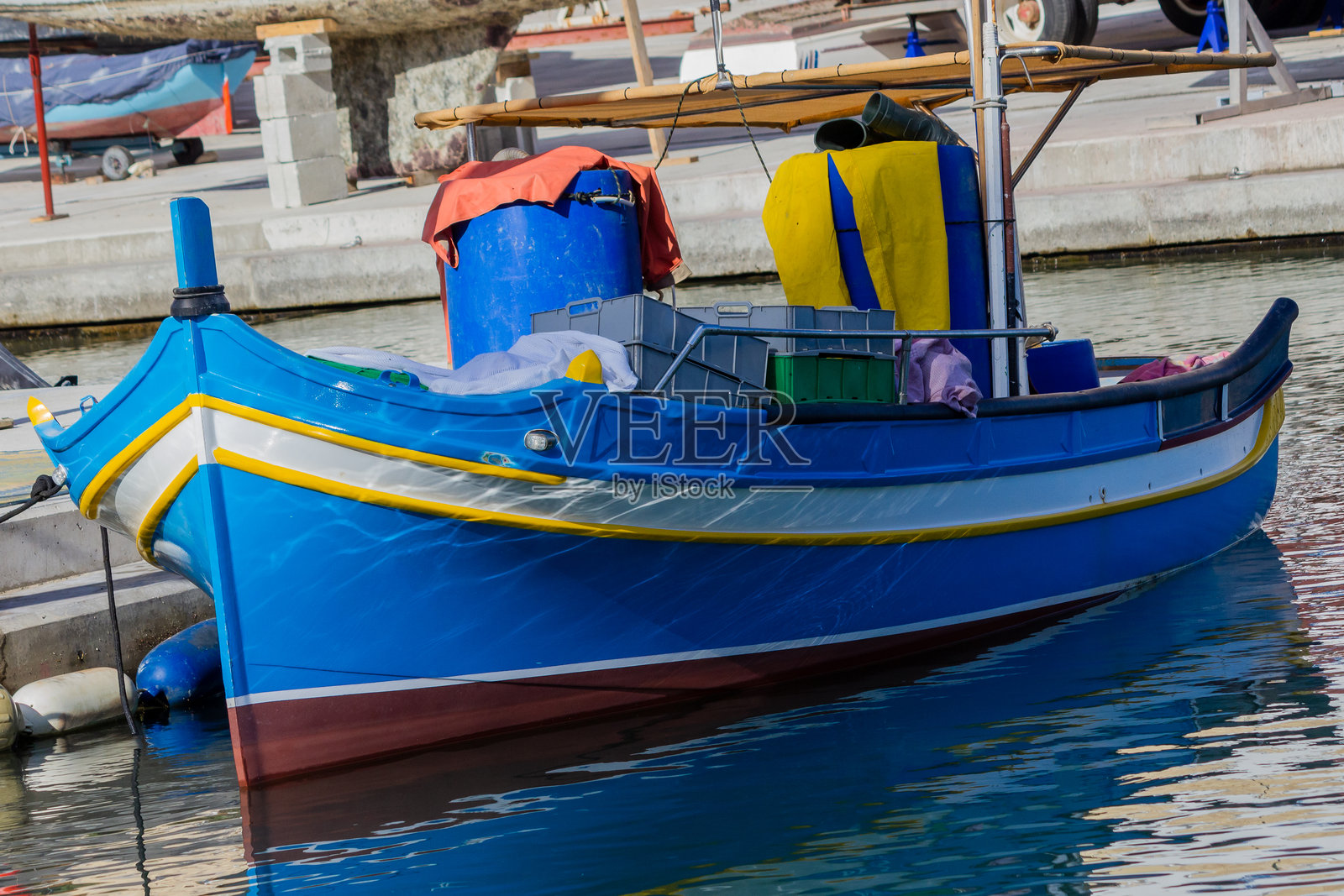 港口中的船只照片摄影图片