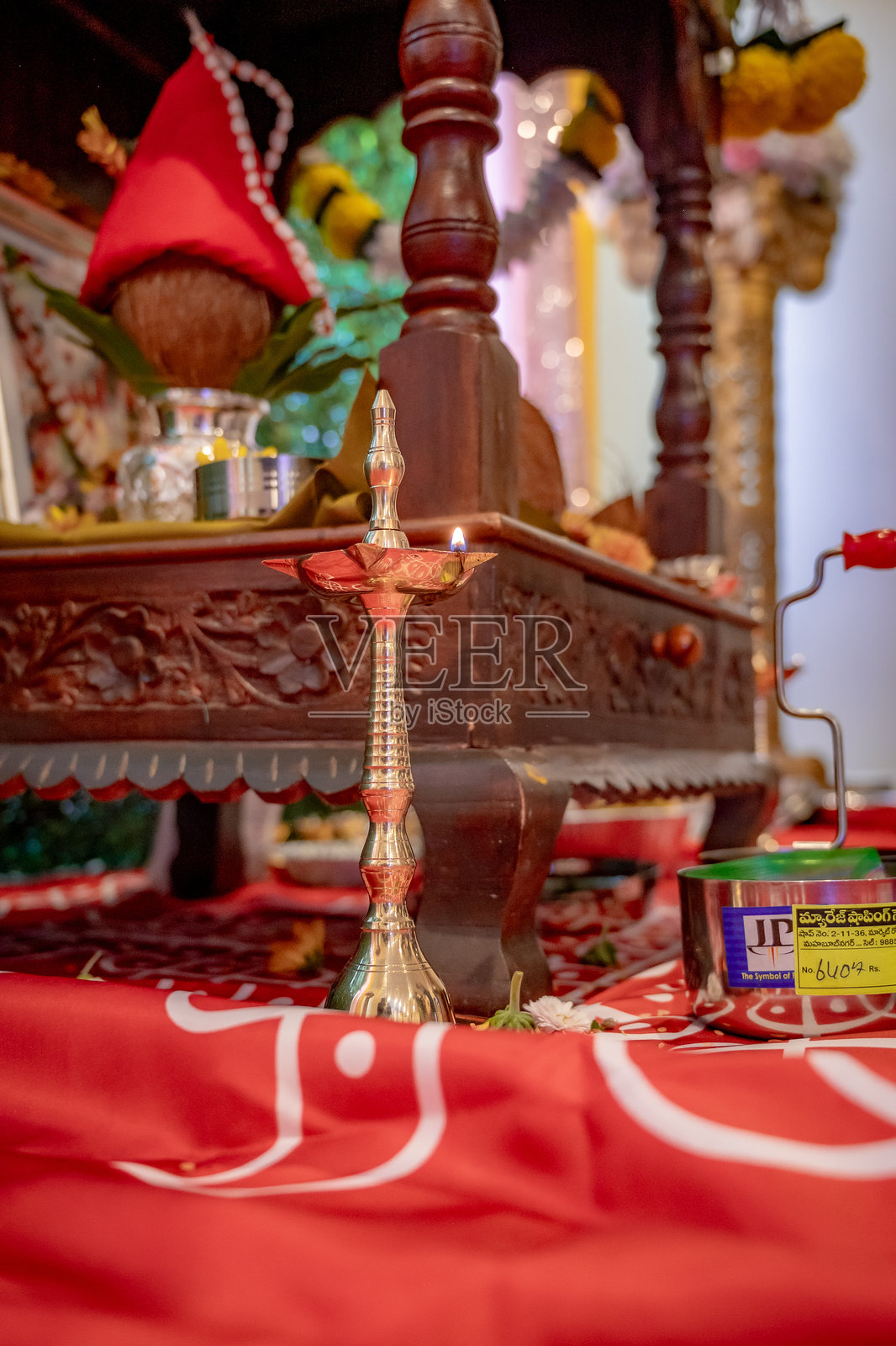 油灯 - 迪亚/迪帕；排灯节；印度教节日照片摄影图片