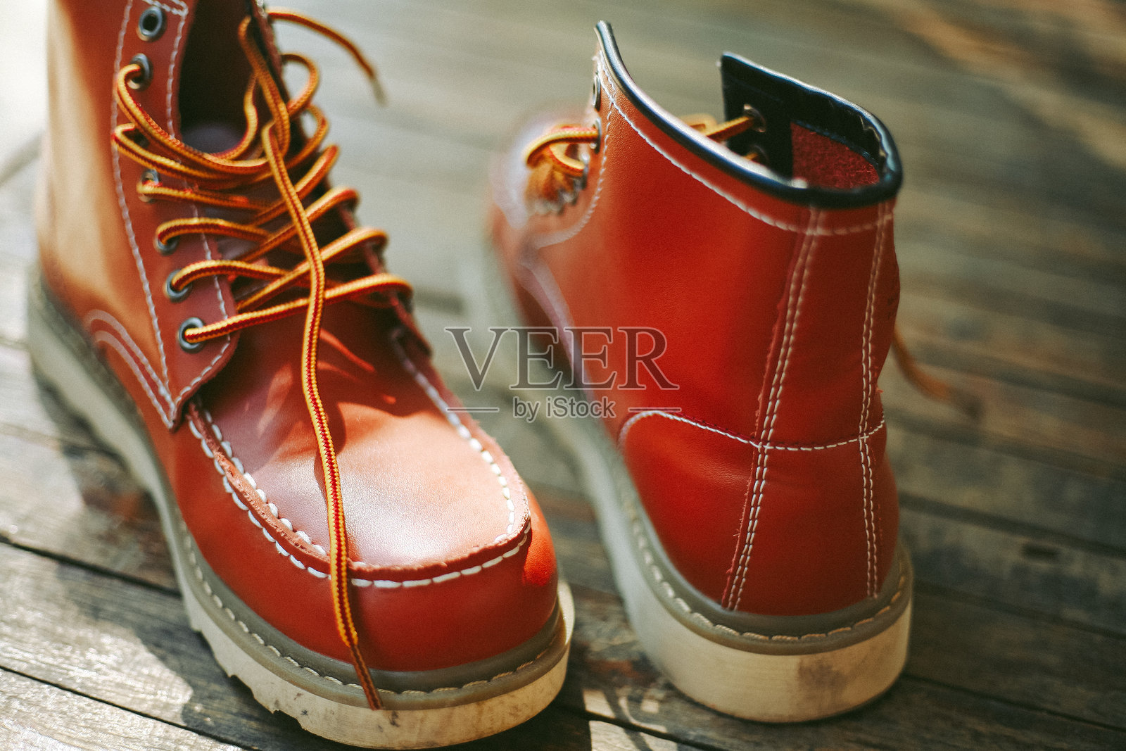 皮革靴子照片摄影图片