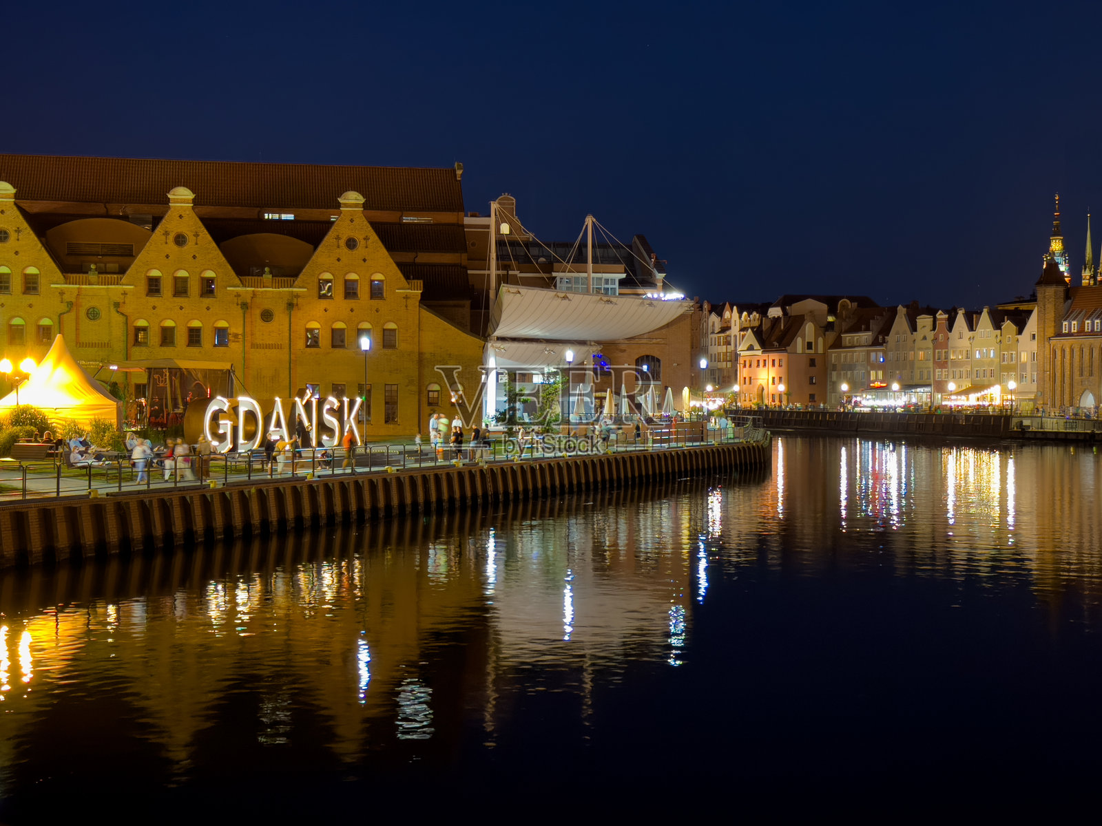 格但斯克夜景照片摄影图片