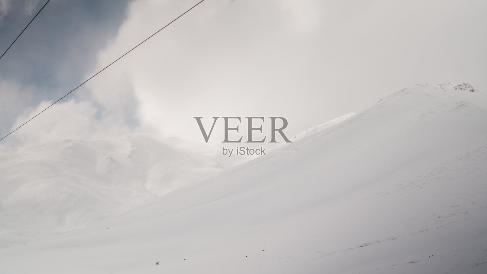 雪-covered高山风景照片摄影图片