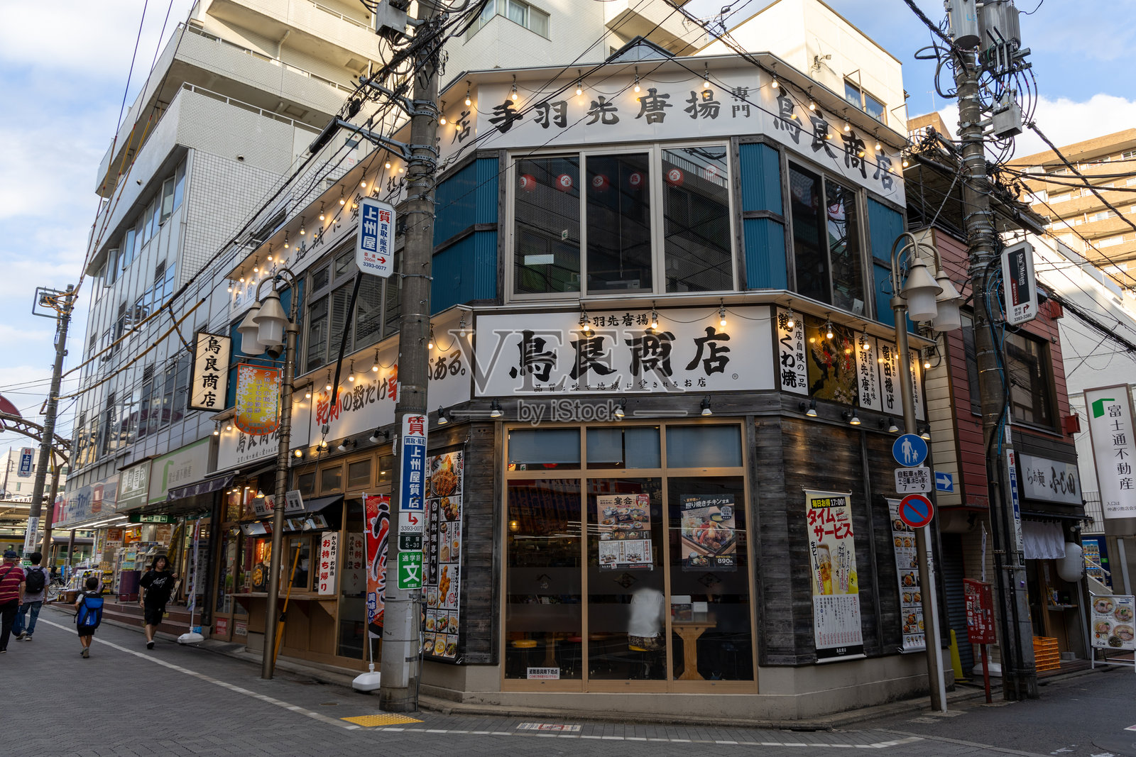 东京杉并区的鸟吉商店餐厅照片摄影图片