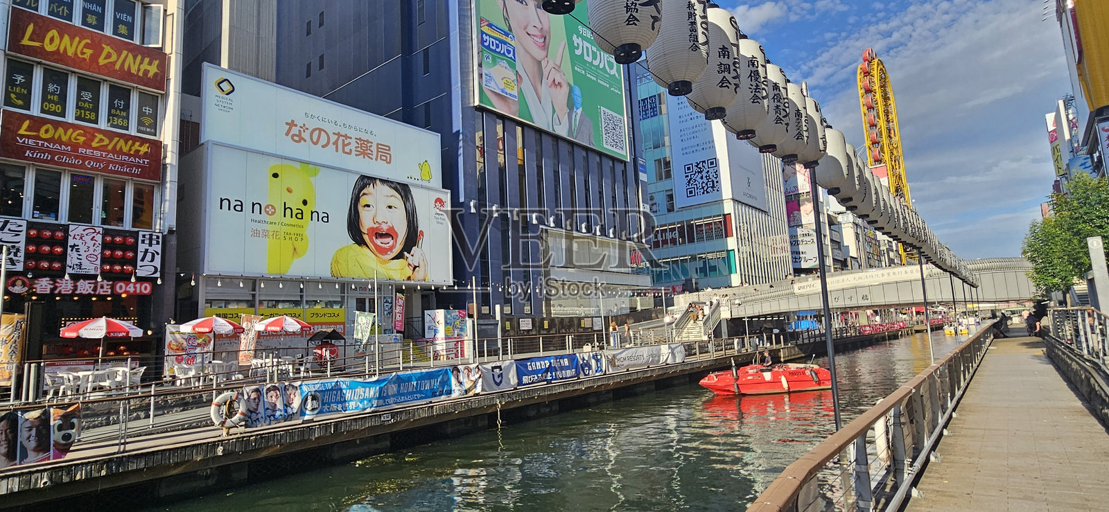 日本大阪道顿堀河边的灯笼照片摄影图片