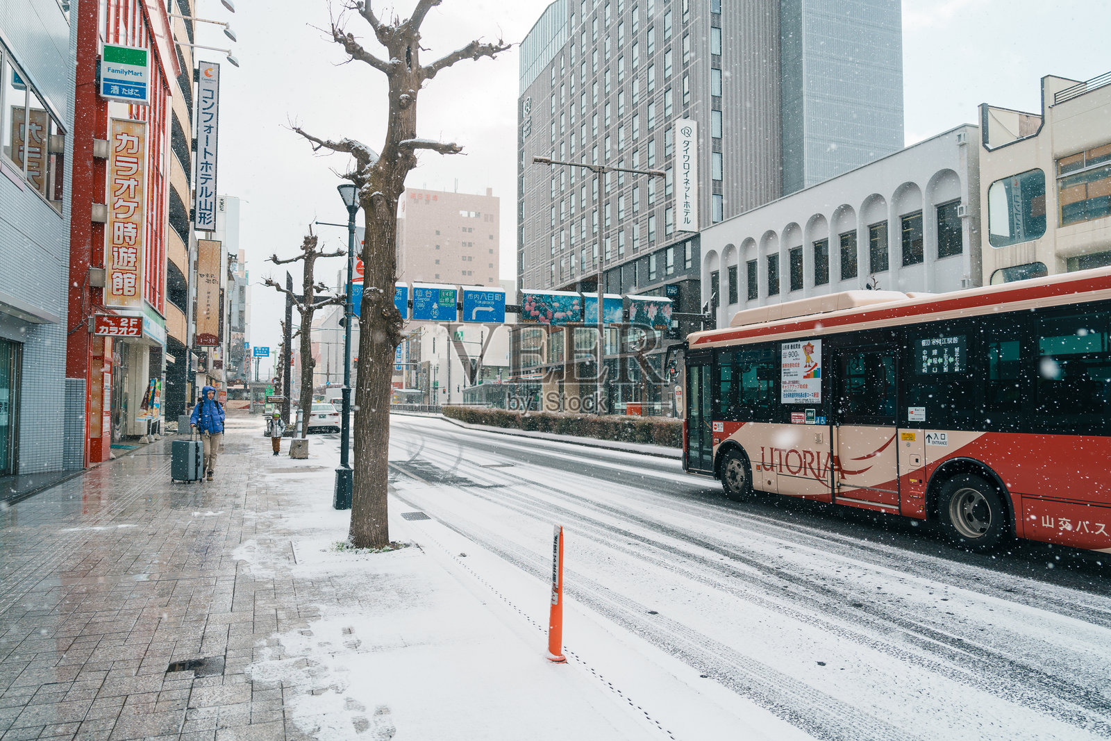 日本山形县山形市的冬日大雪。日本山形，2024年1月23日。照片摄影图片