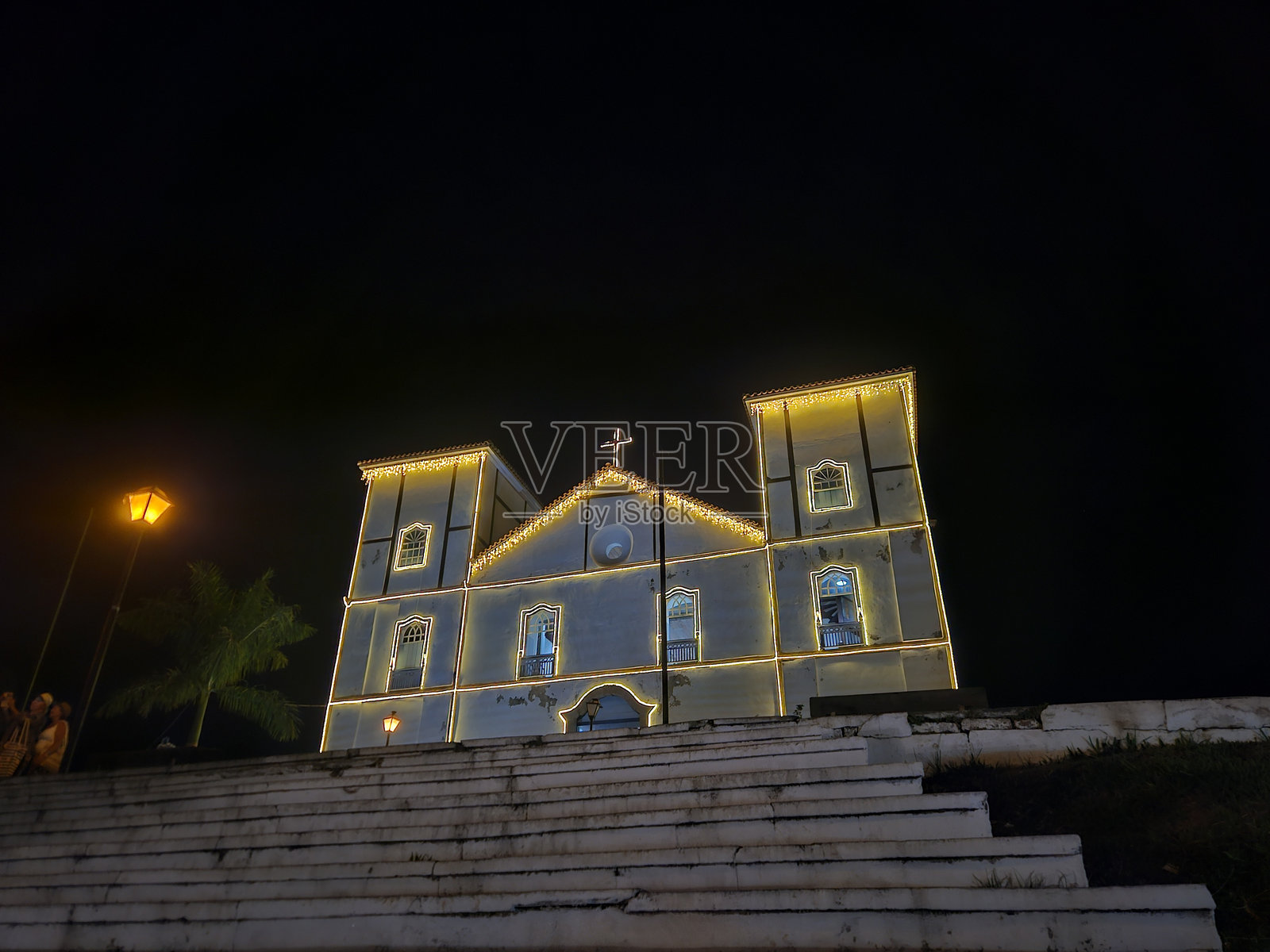 巴西戈亚斯州皮雷诺波利斯的圣母玫瑰教堂景观照片摄影图片