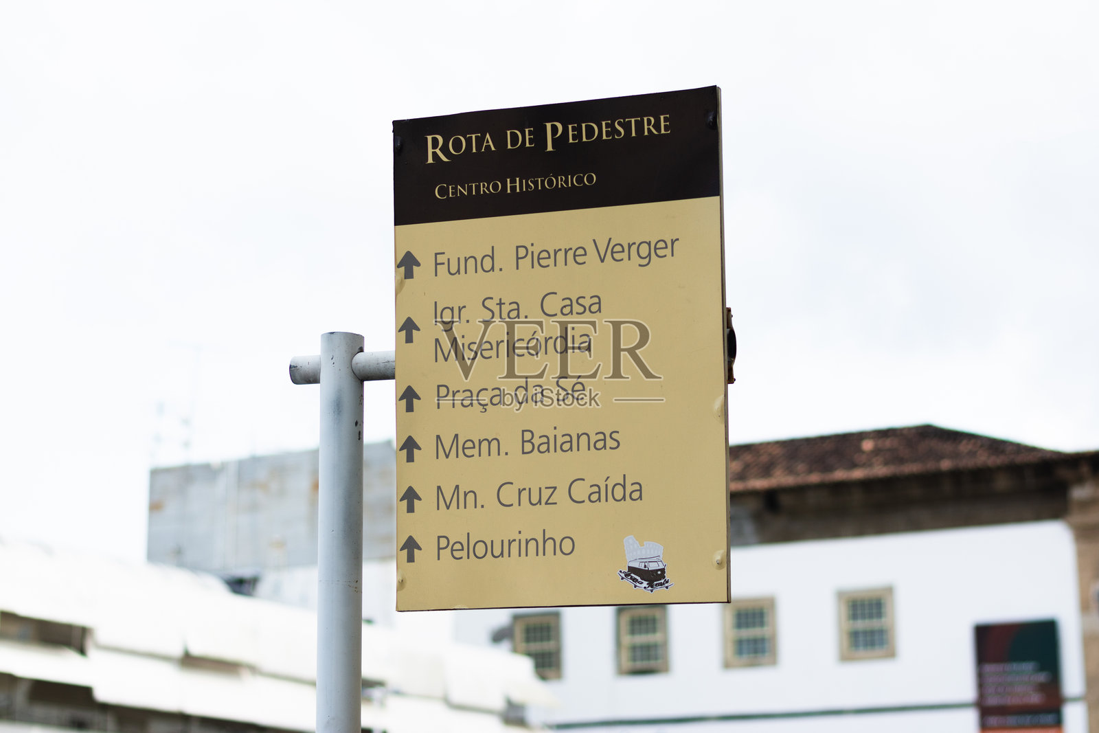 指示巴伊亚州萨尔瓦多市历史中心步行路线的标志照片摄影图片