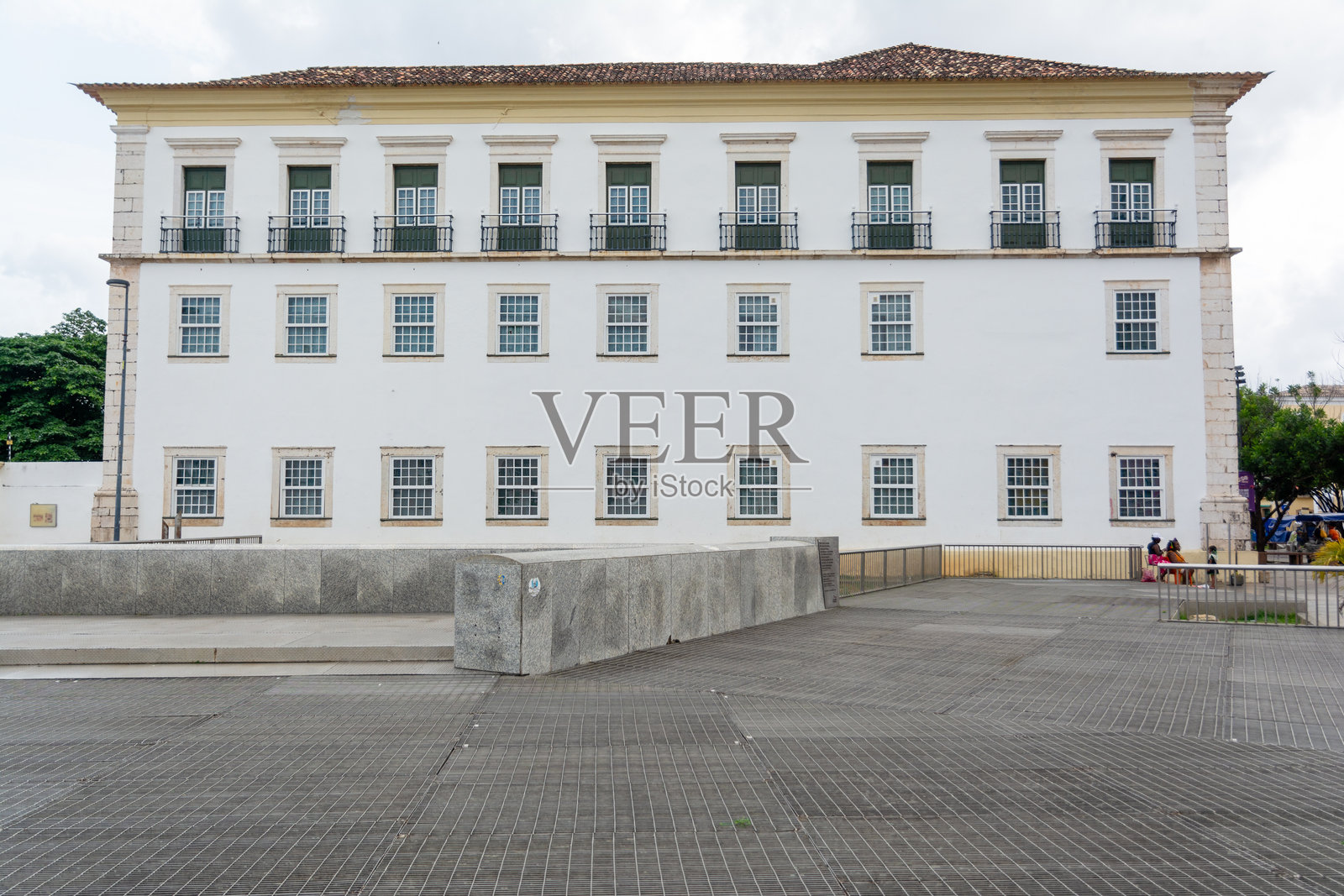 位于巴伊亚州萨尔瓦多市历史中心的教堂大教堂侧立面。照片摄影图片