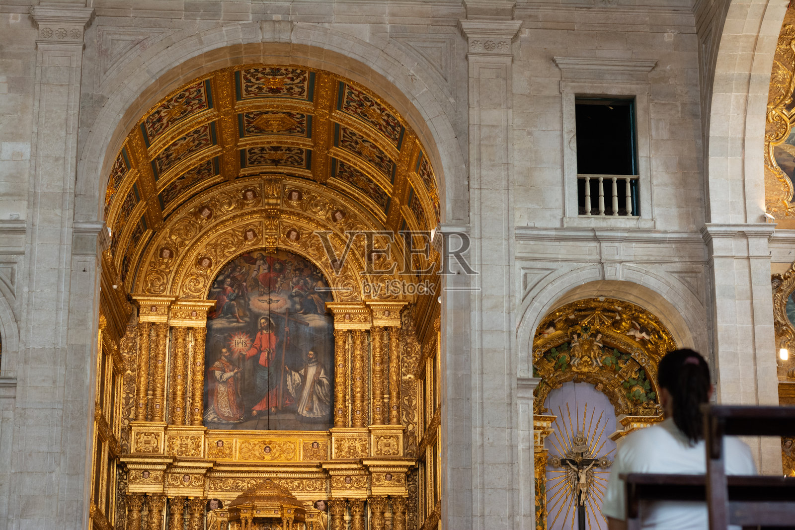 位于巴伊亚州萨尔瓦多市历史中心佩洛里尼奥的教堂大教堂内部。照片摄影图片