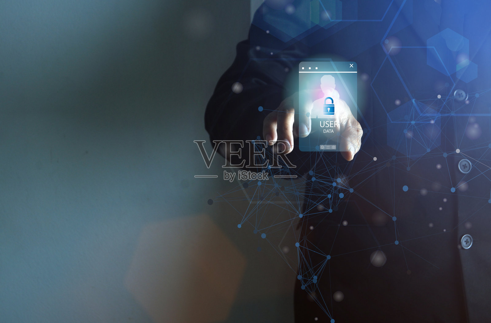 个人数据保护的概念。男子扫描他的指纹。照片摄影图片