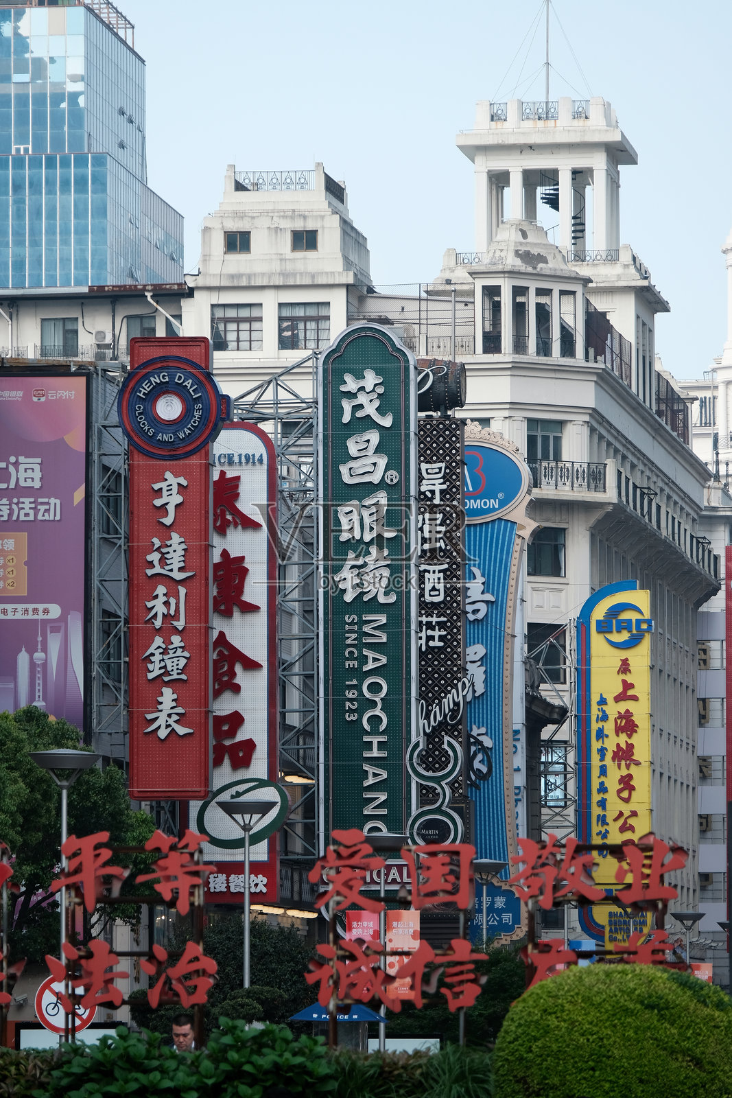 上海南京东路的标牌照片摄影图片