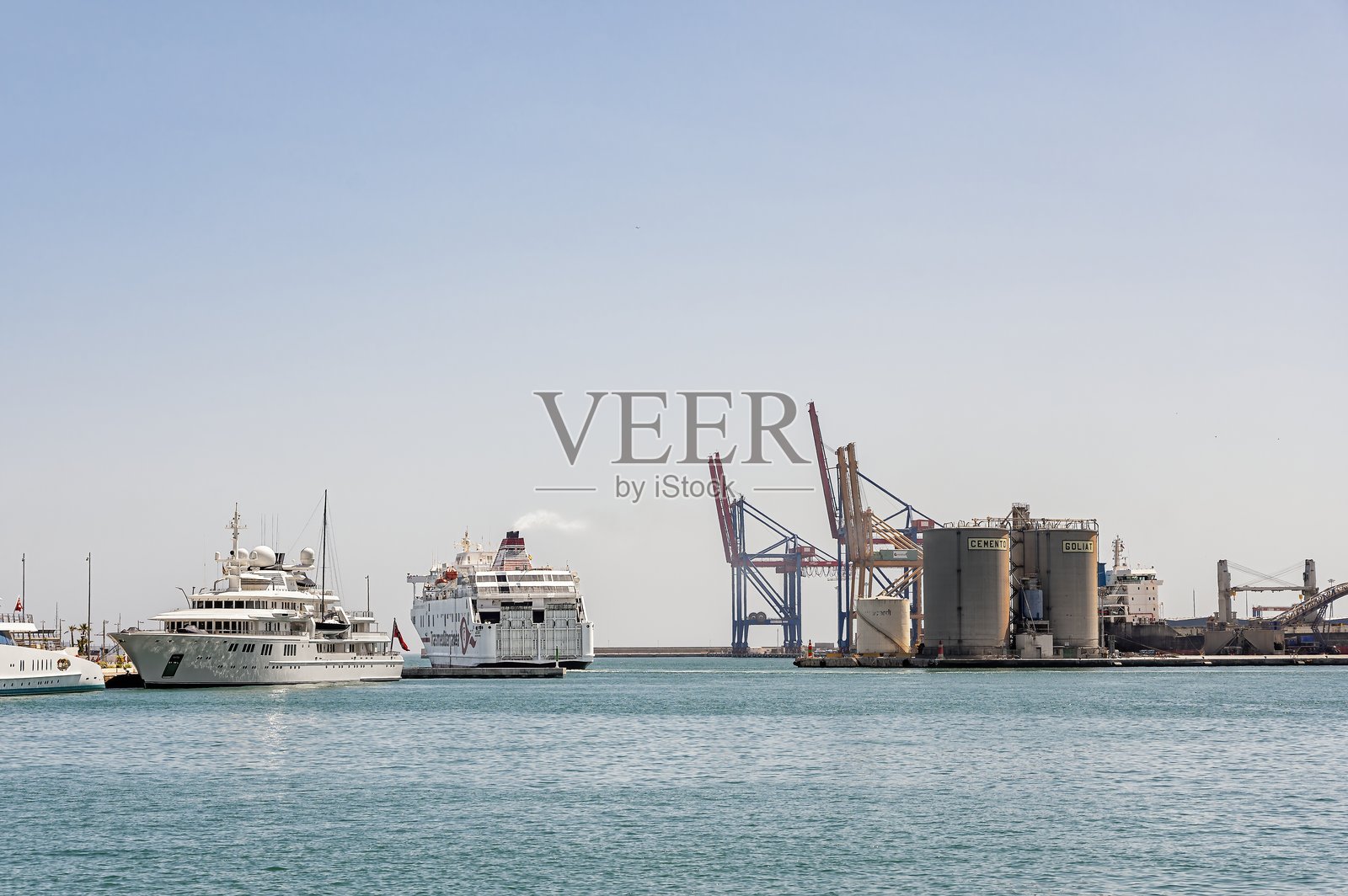 渡轮离开马拉加港口照片摄影图片