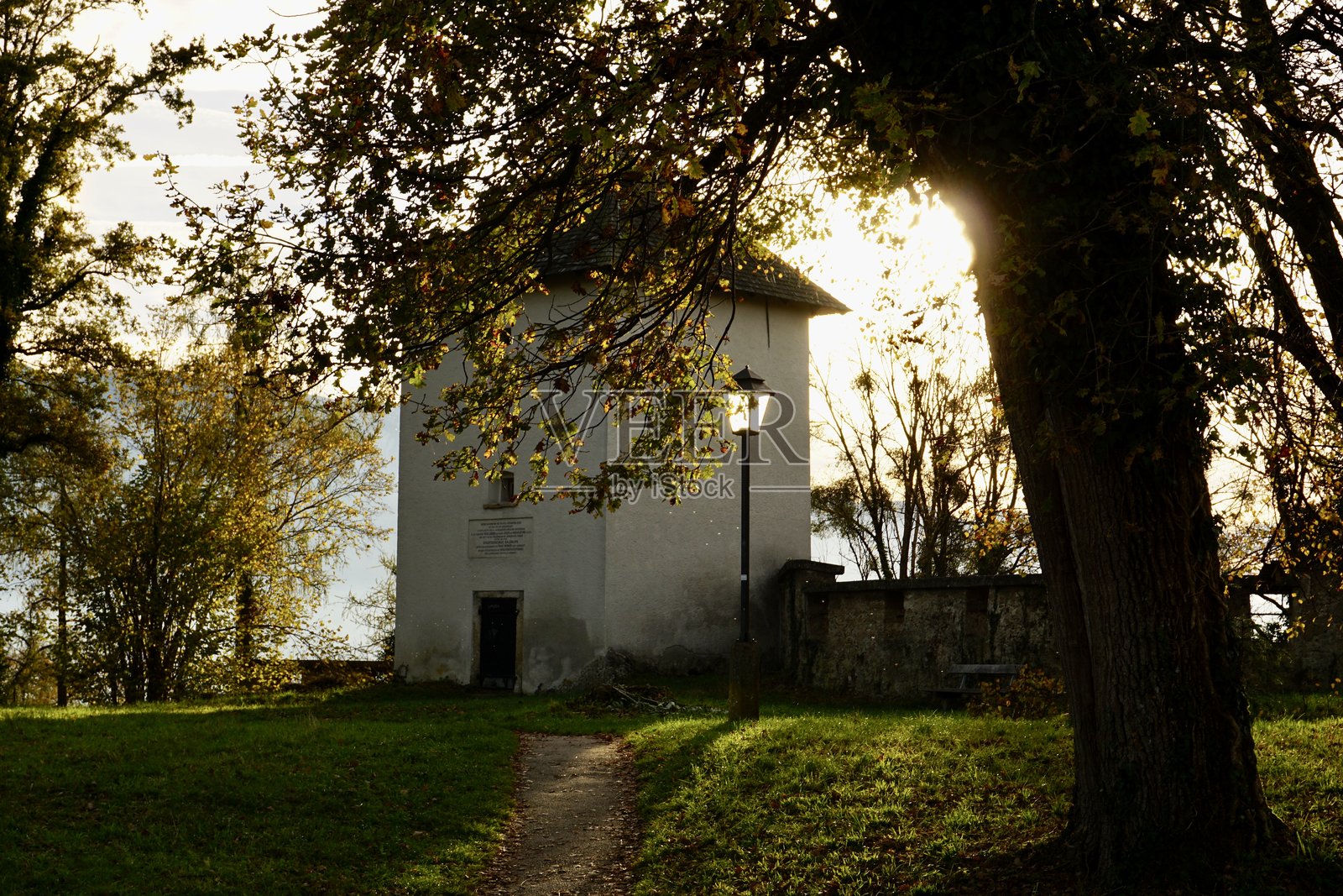 萨尔茨堡是奥地利第四大城市。秋天的奥地利城市。秋天的萨尔茨堡。照片摄影图片