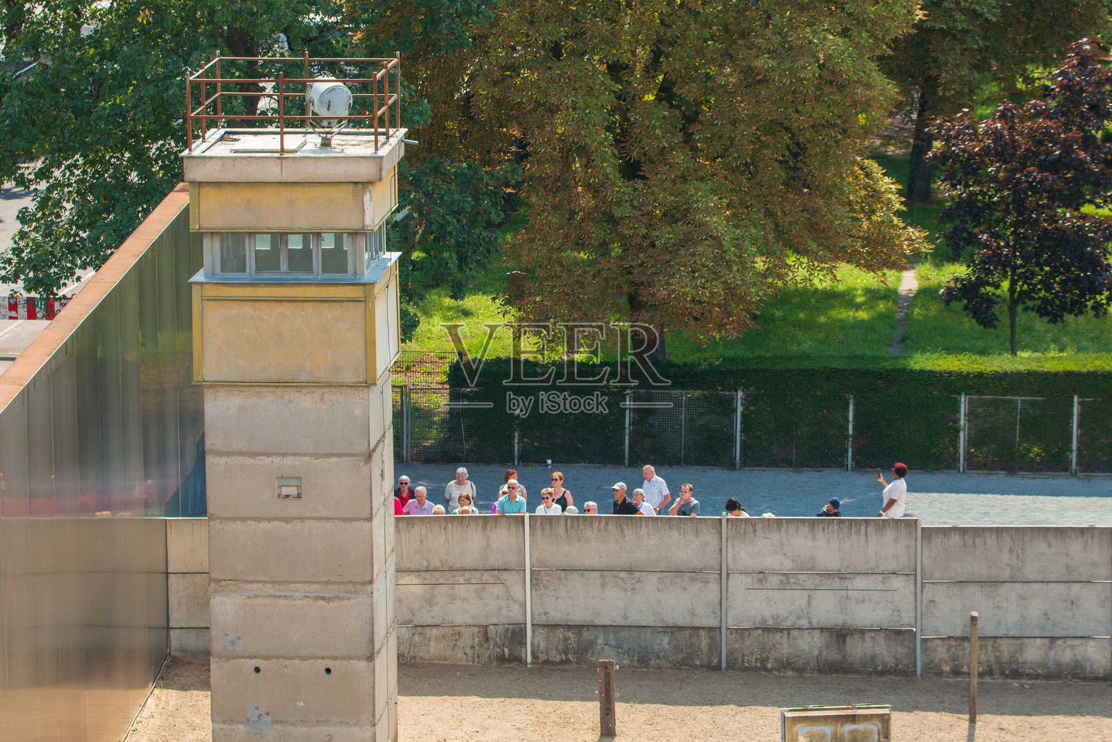 柏林伯瑙街死亡带剩余部分的景观。照片摄影图片
