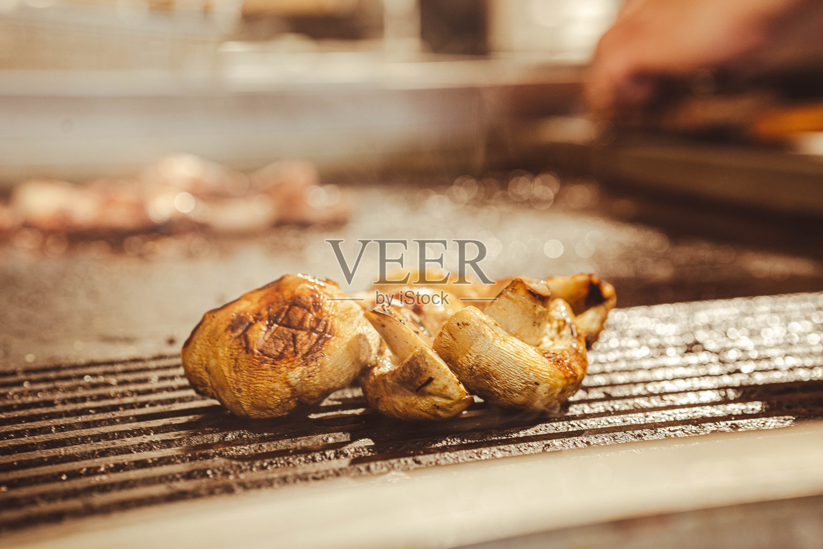 烤蘑菇照片摄影图片