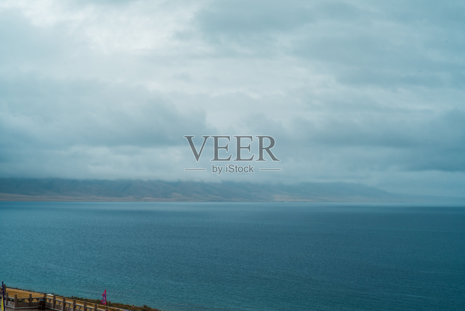 赛里木湖照片摄影图片