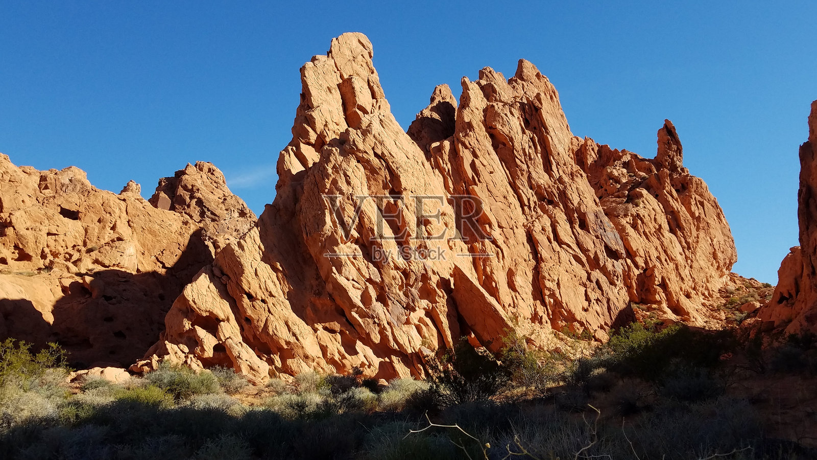 内华达州火焰谷州立公园的崎岖红岩地貌照片摄影图片