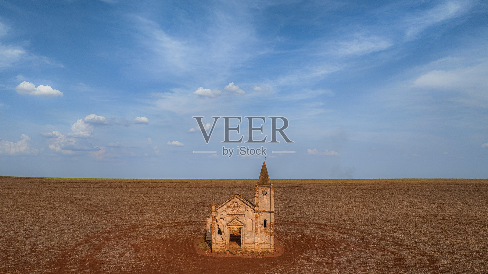 废弃的教堂照片摄影图片