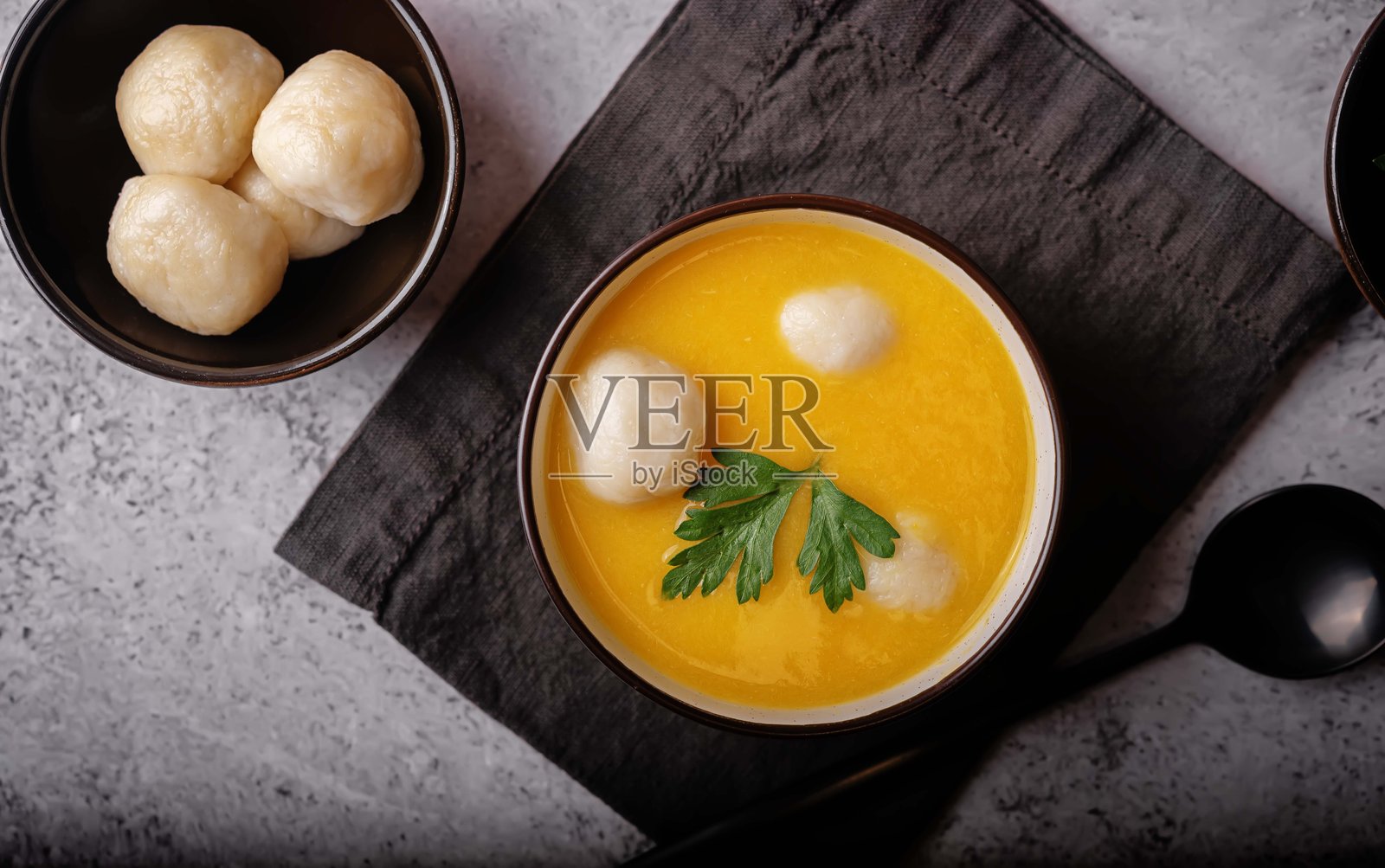 南瓜粥，碗里的霍巴克粥照片摄影图片