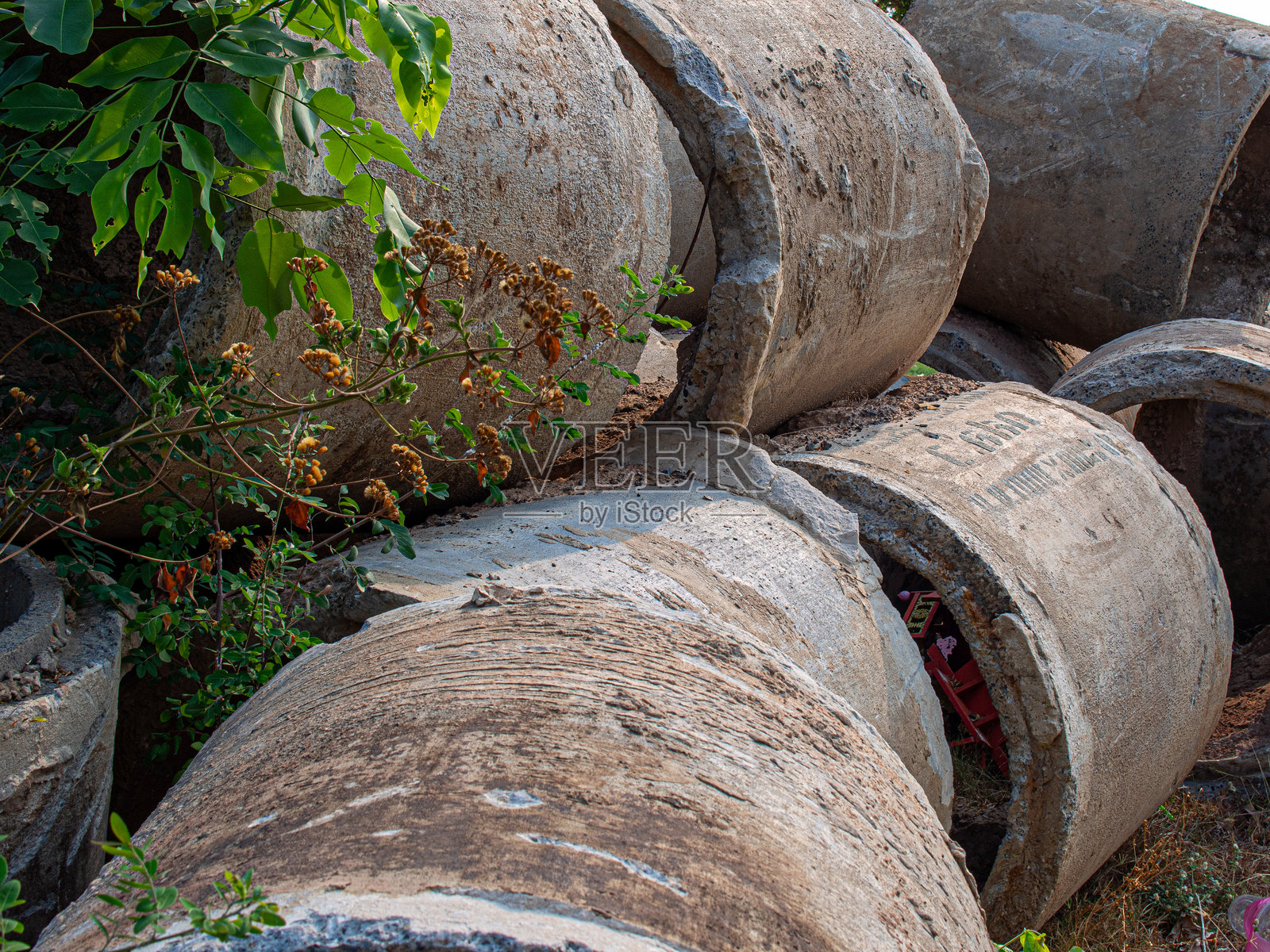 旧混凝土管道照片摄影图片