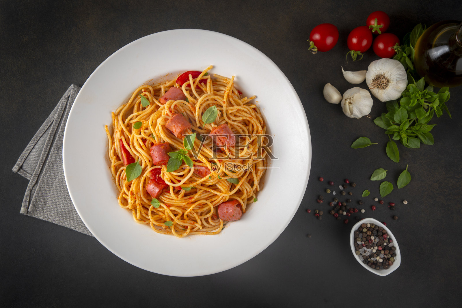 香肠意大利面，章鱼意大利面，土耳其名字；照片摄影图片