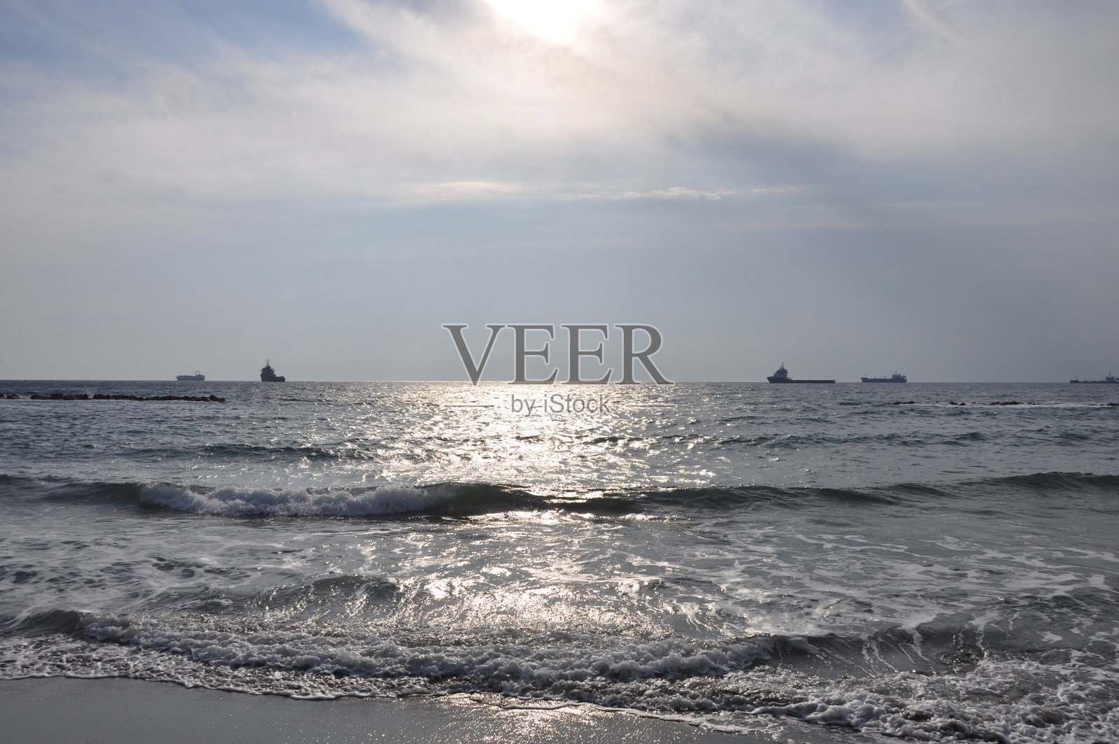 夕阳下的云彩天空风景照片摄影图片