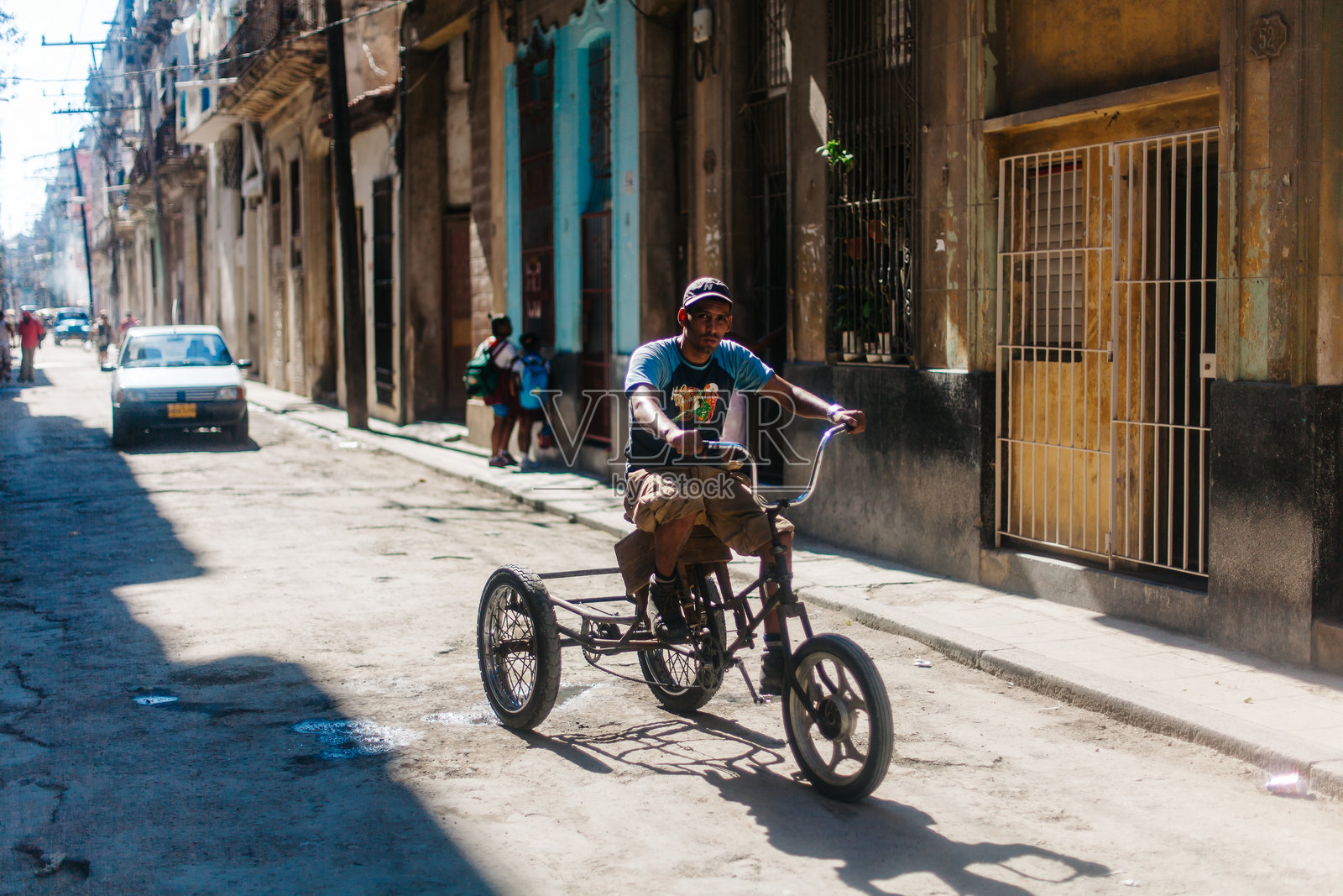 古巴：哈瓦那的自行车照片摄影图片