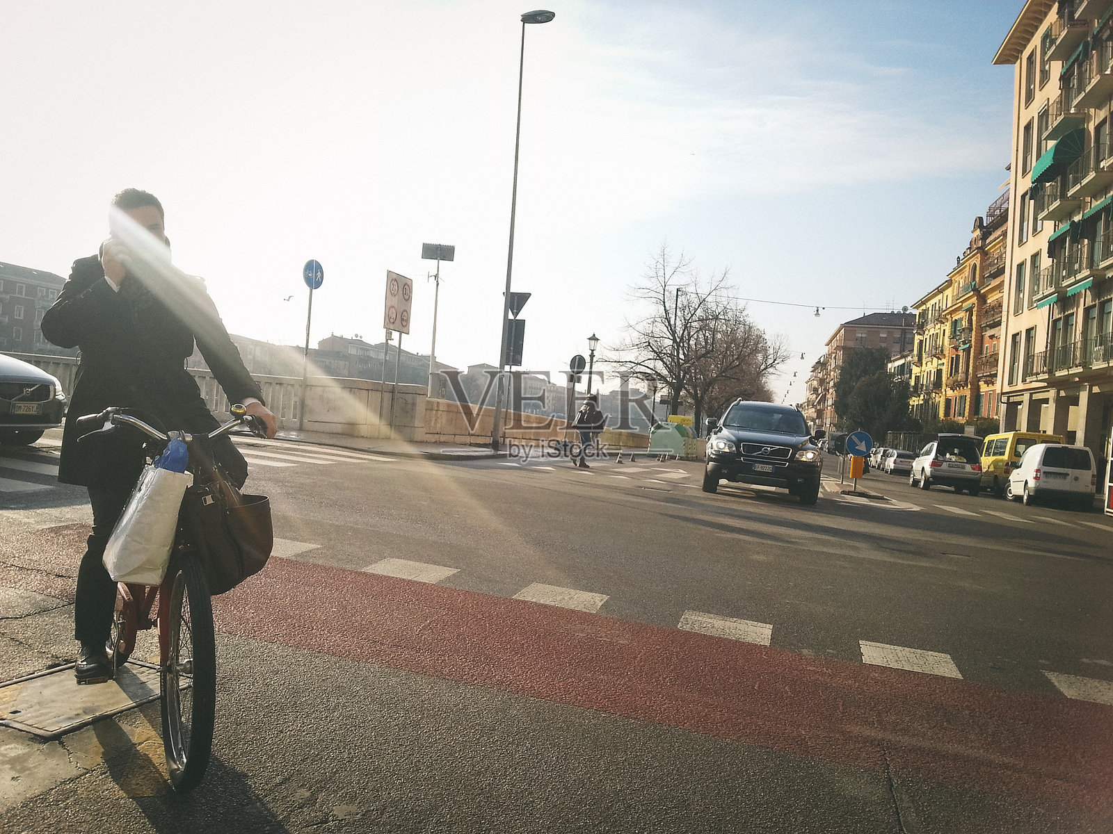 骑自行车照片摄影图片